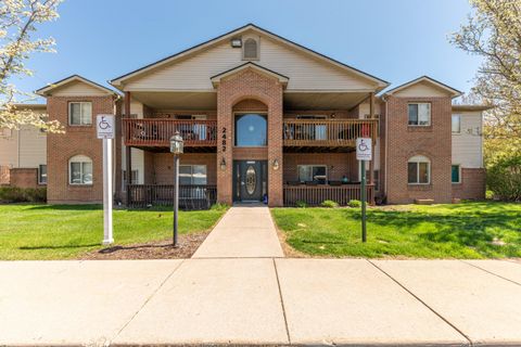 2482 Eagles Circle #6 Ypsilanti City MI 48197