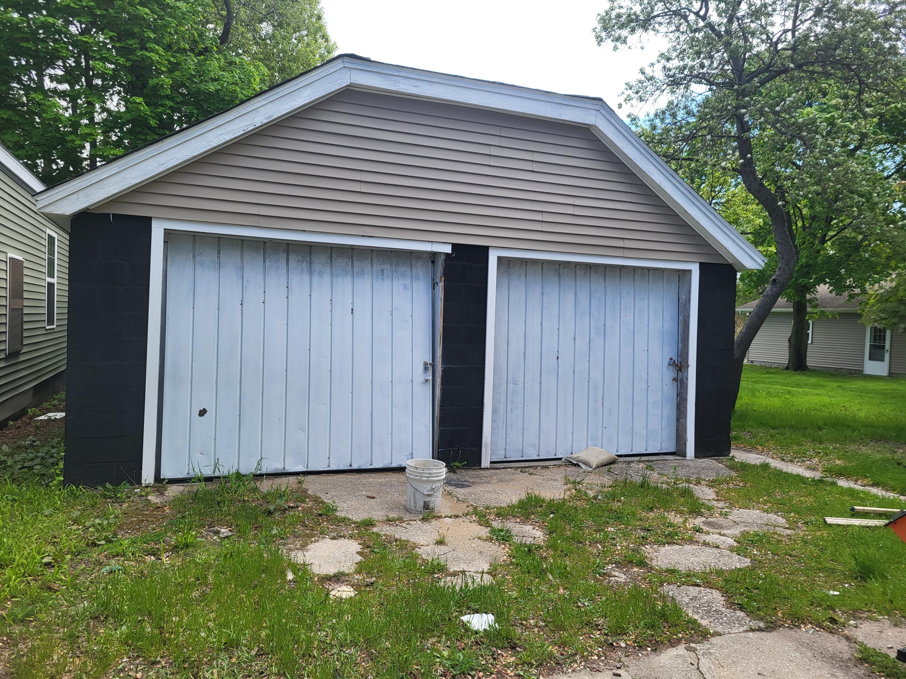 805 High Street