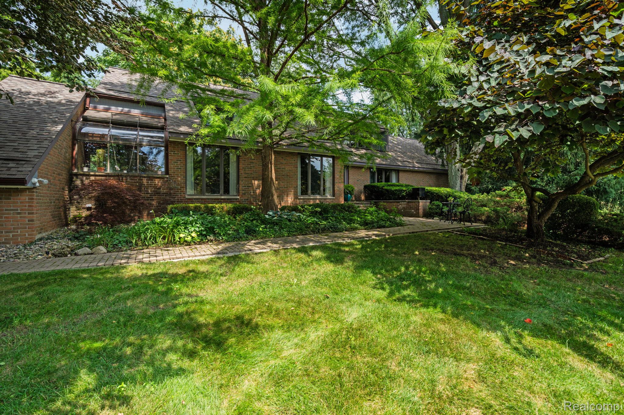 47594 Norton Court