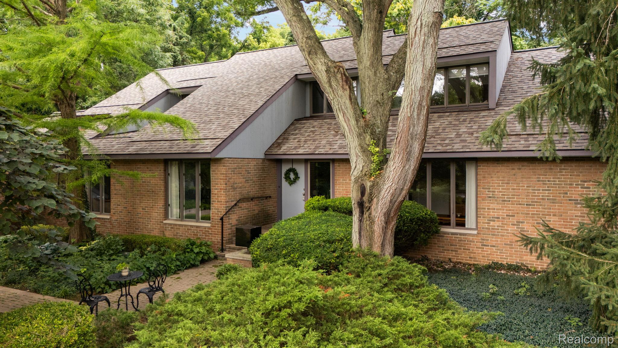 47594 Norton Court