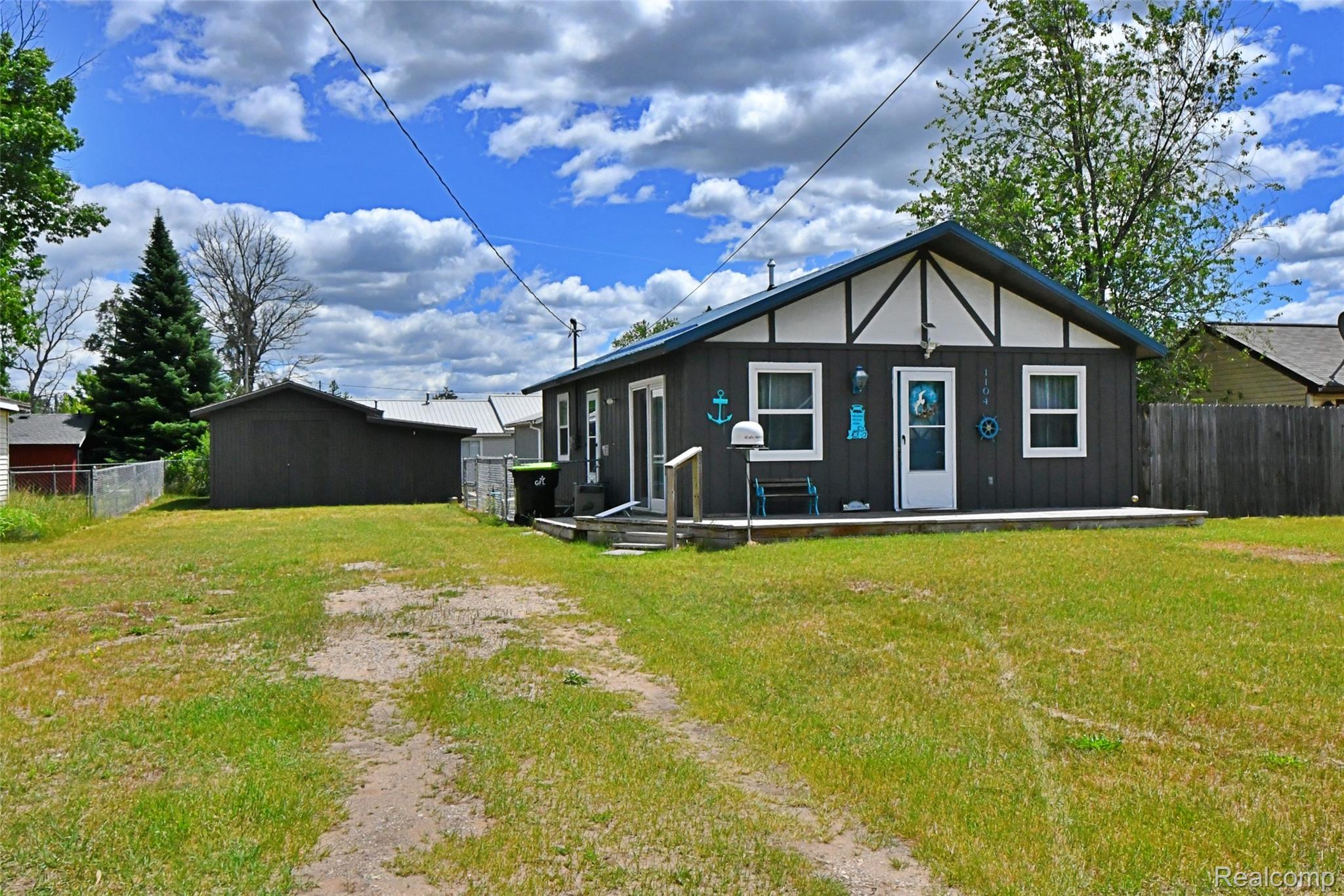 1104 Tanglewood Drive