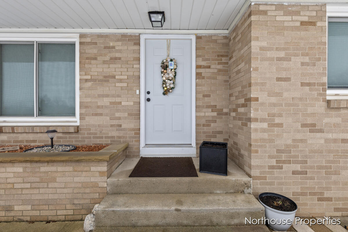 3898-3900 68th Street SE