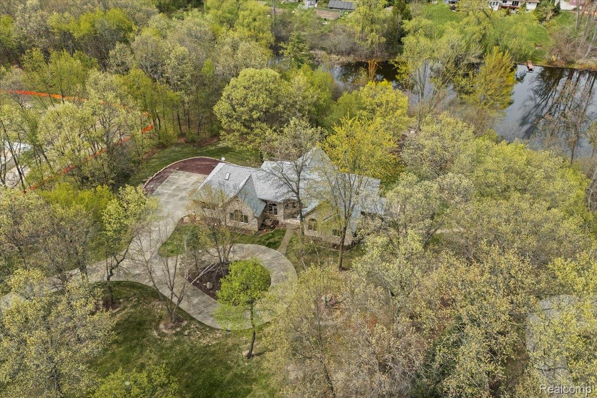 9997 APPLEGATE Lane
