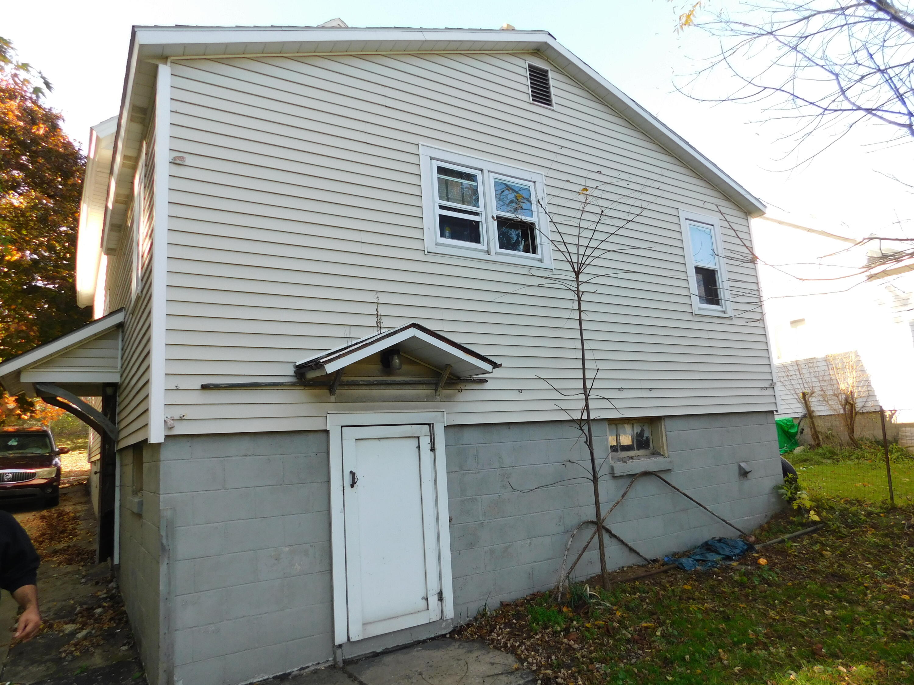 913 Kosciusko Street