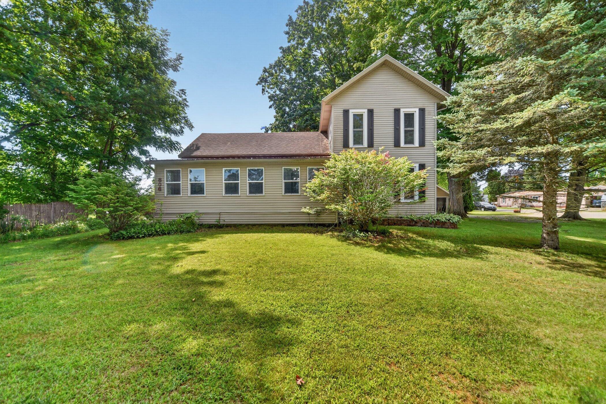 806 Jordan Lake Street