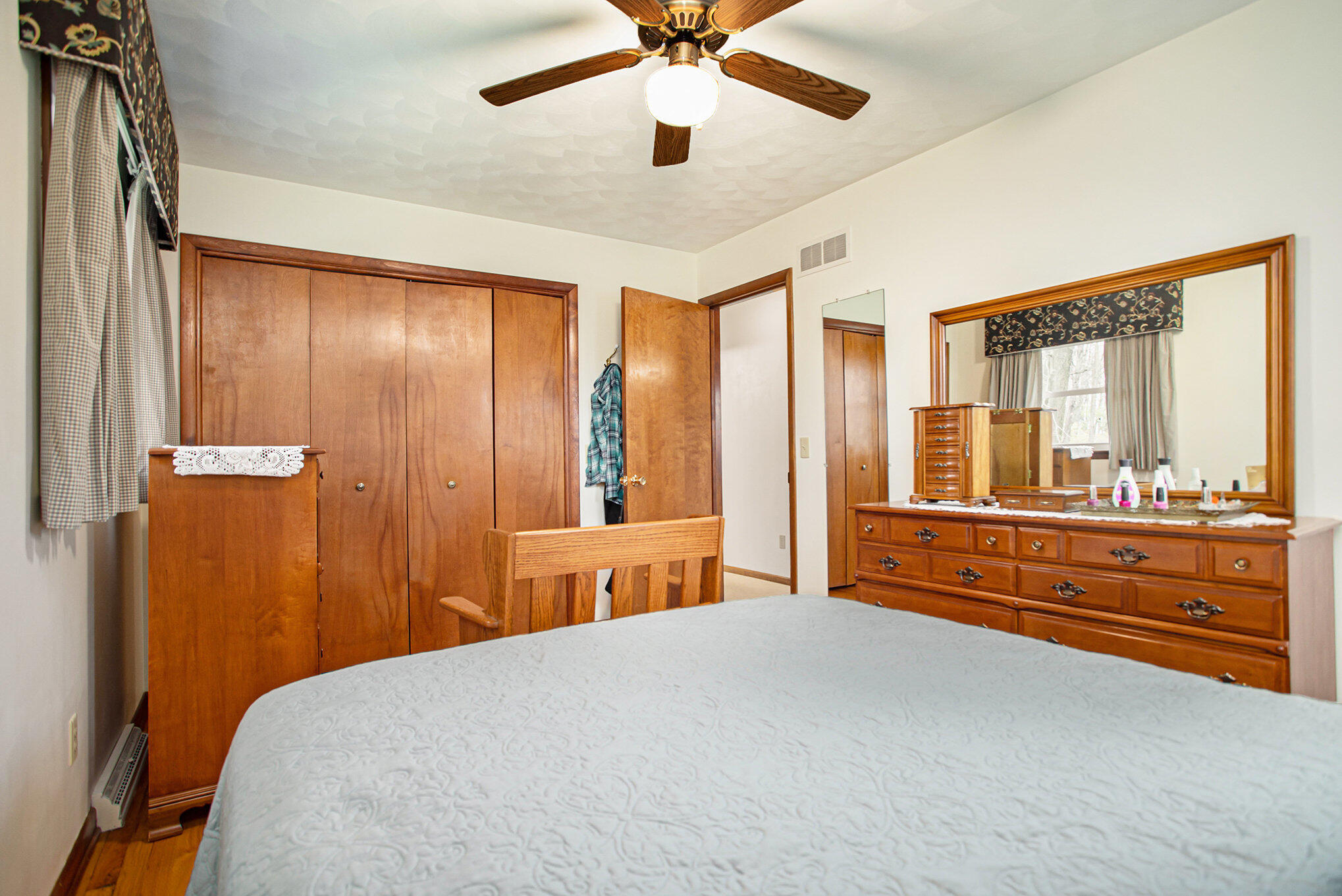 Comstock Charter Township, Michigan 49053, United States, 3 Bedrooms Bedrooms, ,2 BathroomsBathrooms,Residential,Pending,195447