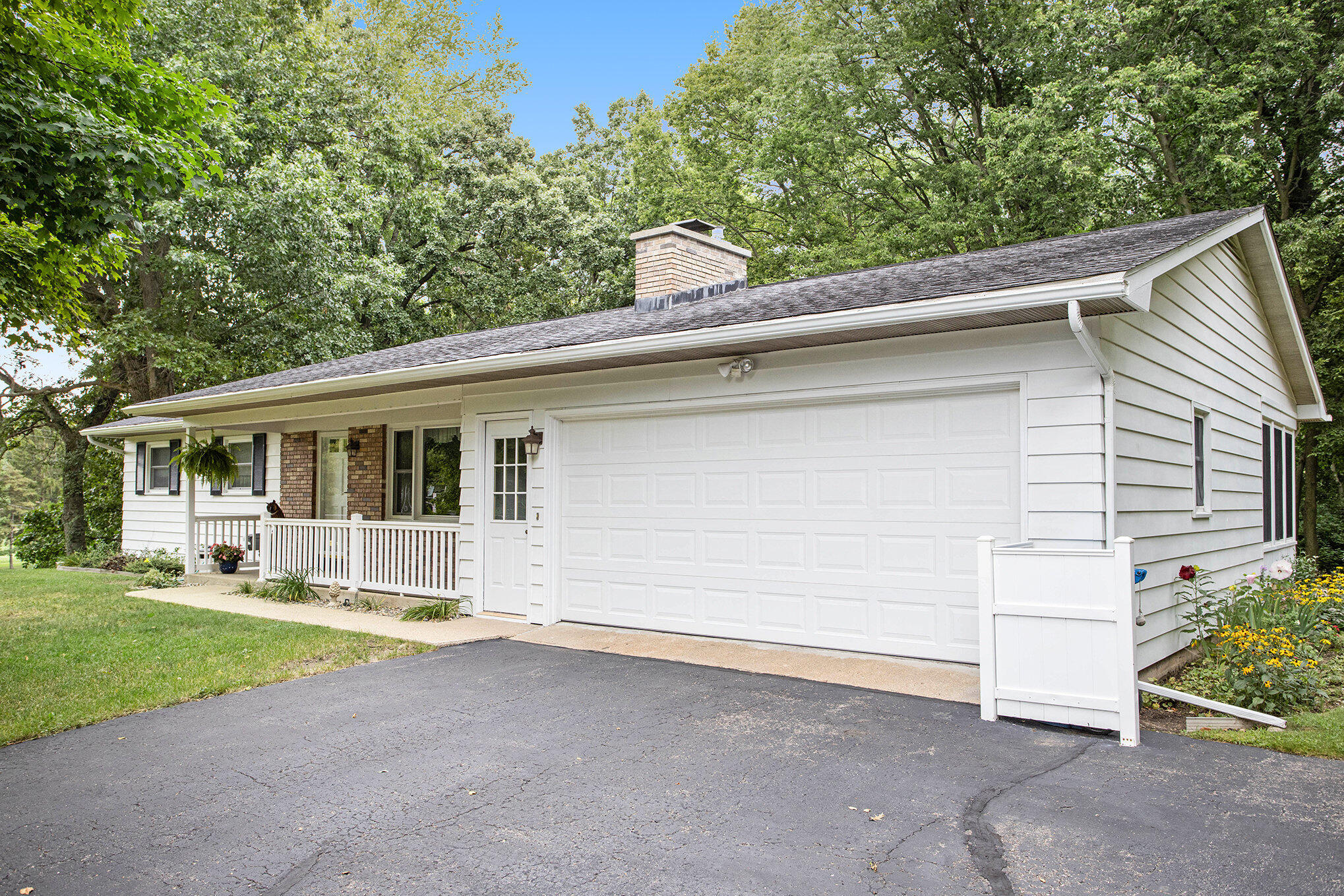 Comstock Charter Township, Michigan 49053, United States, 3 Bedrooms Bedrooms, ,2 BathroomsBathrooms,Residential,Pending,195447