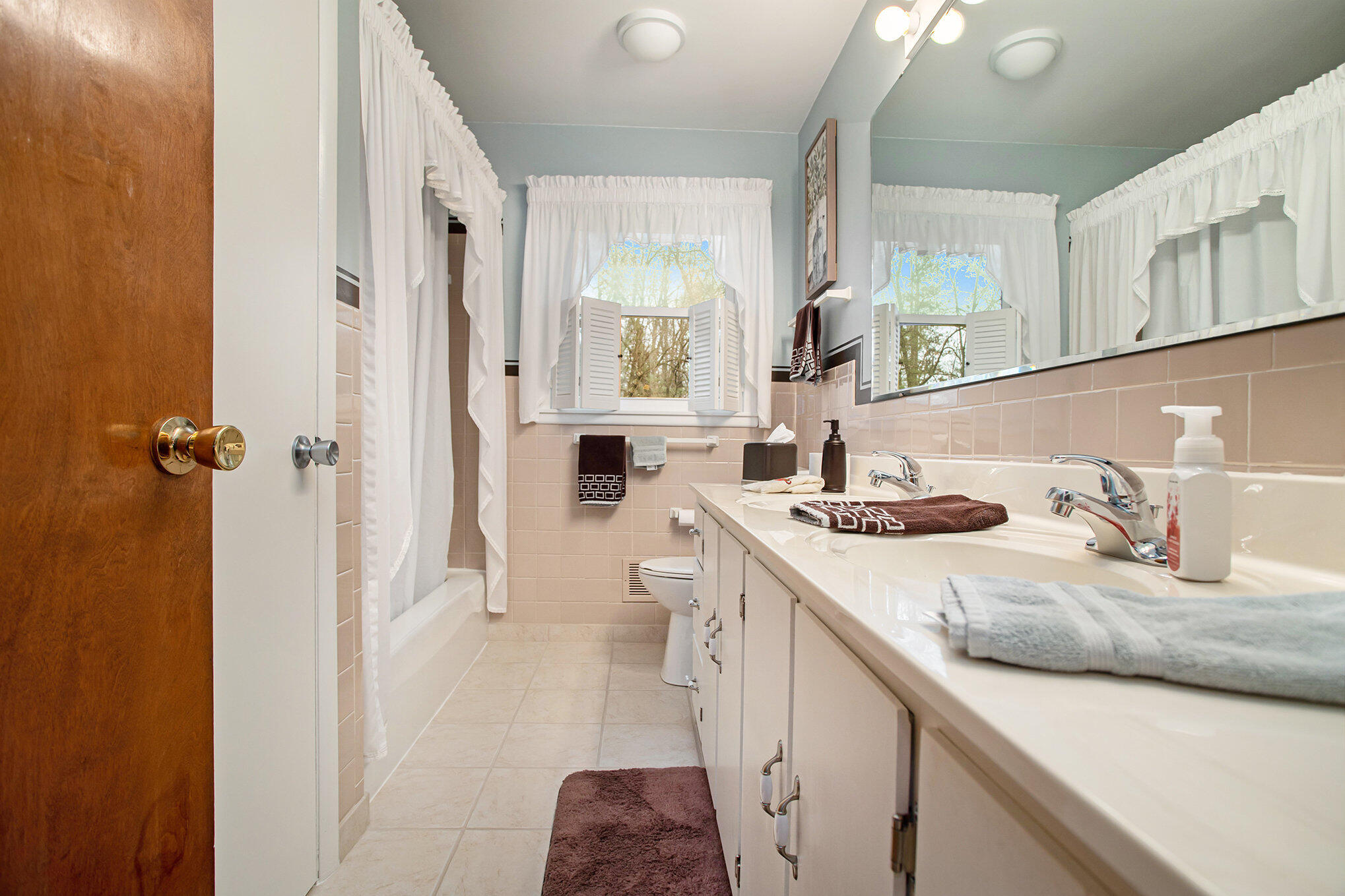 Comstock Charter Township, Michigan 49053, United States, 3 Bedrooms Bedrooms, ,2 BathroomsBathrooms,Residential,Pending,195447