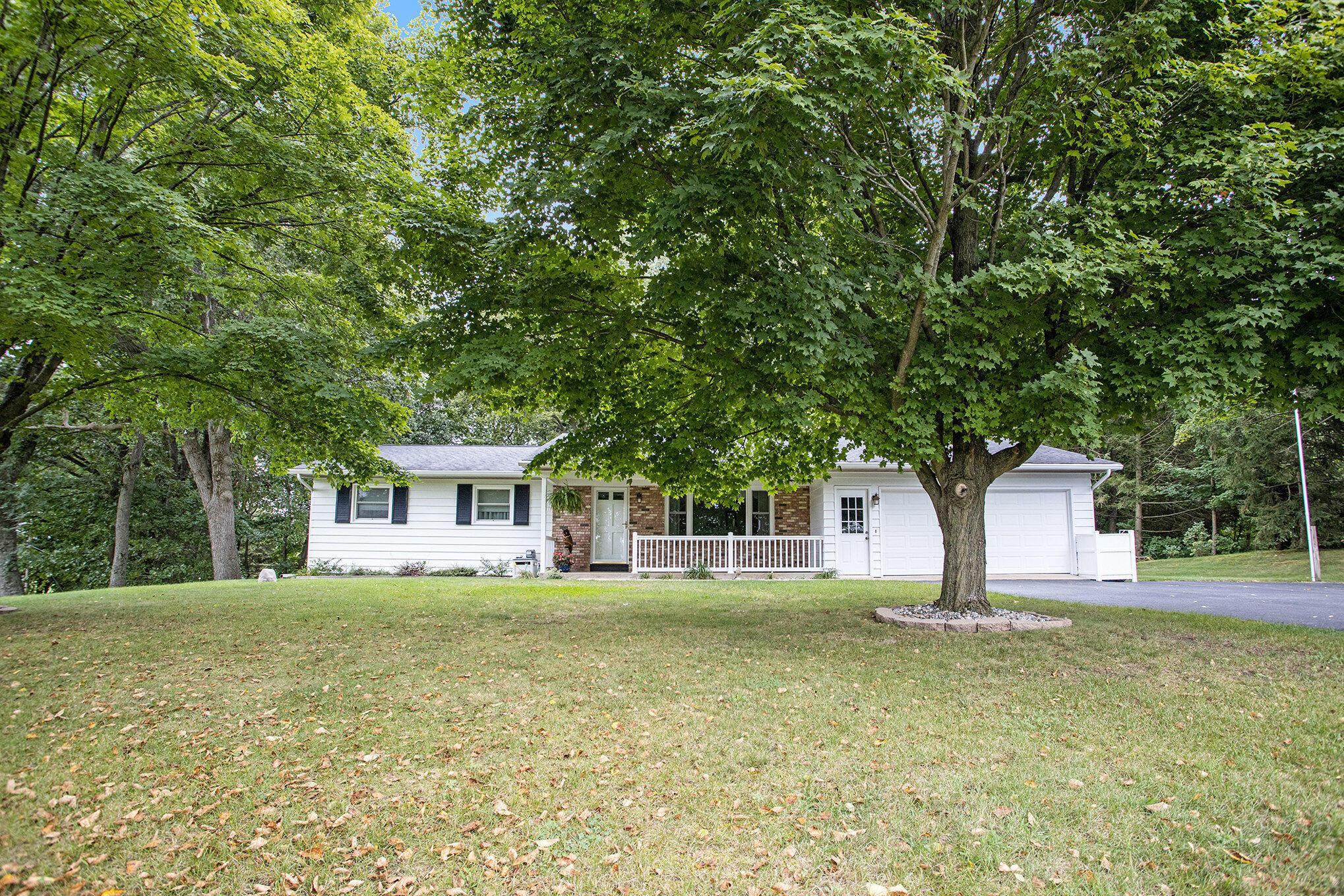 Comstock Charter Township, Michigan 49053, United States, 3 Bedrooms Bedrooms, ,2 BathroomsBathrooms,Residential,Pending,195447