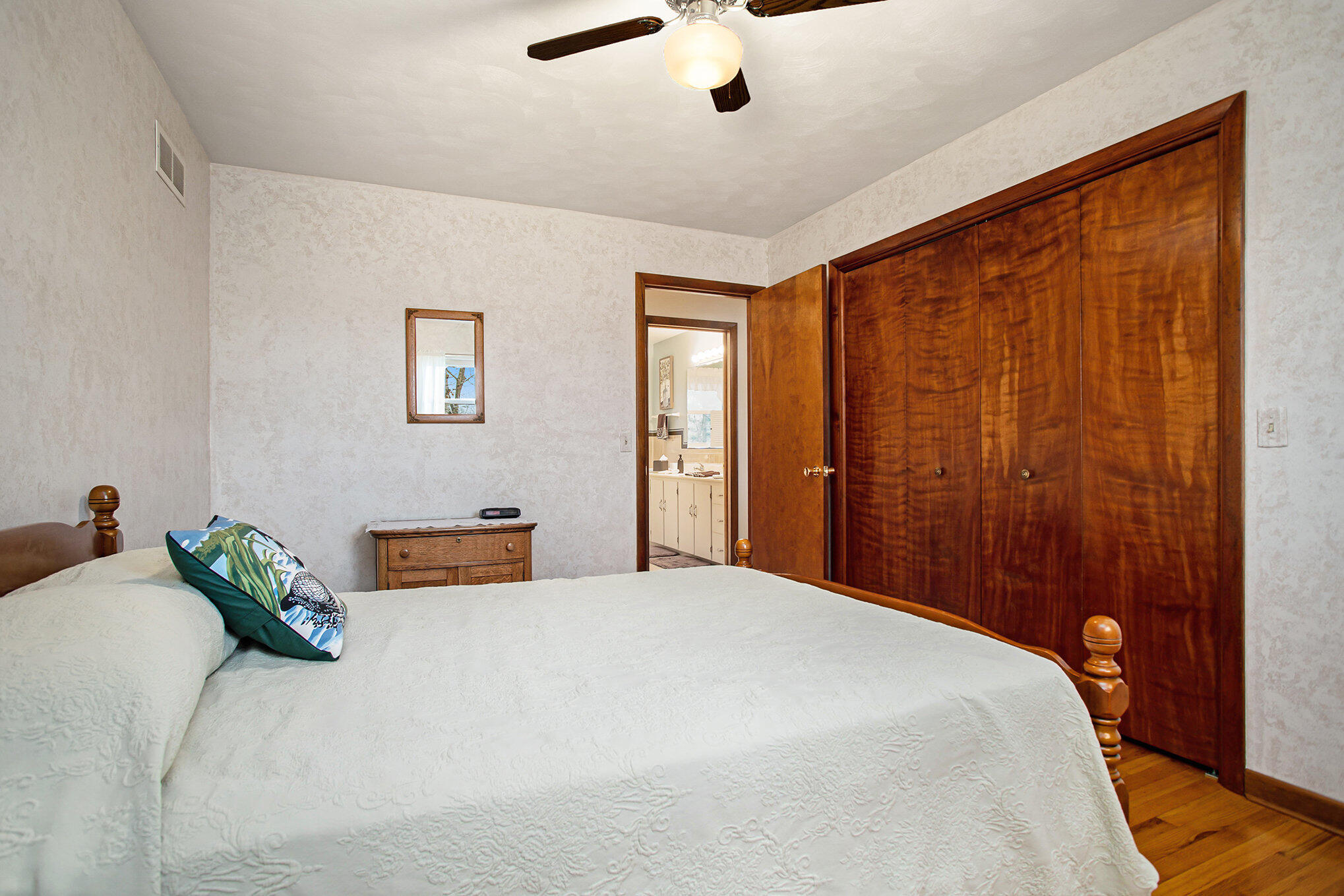 Comstock Charter Township, Michigan 49053, United States, 3 Bedrooms Bedrooms, ,2 BathroomsBathrooms,Residential,Pending,195447