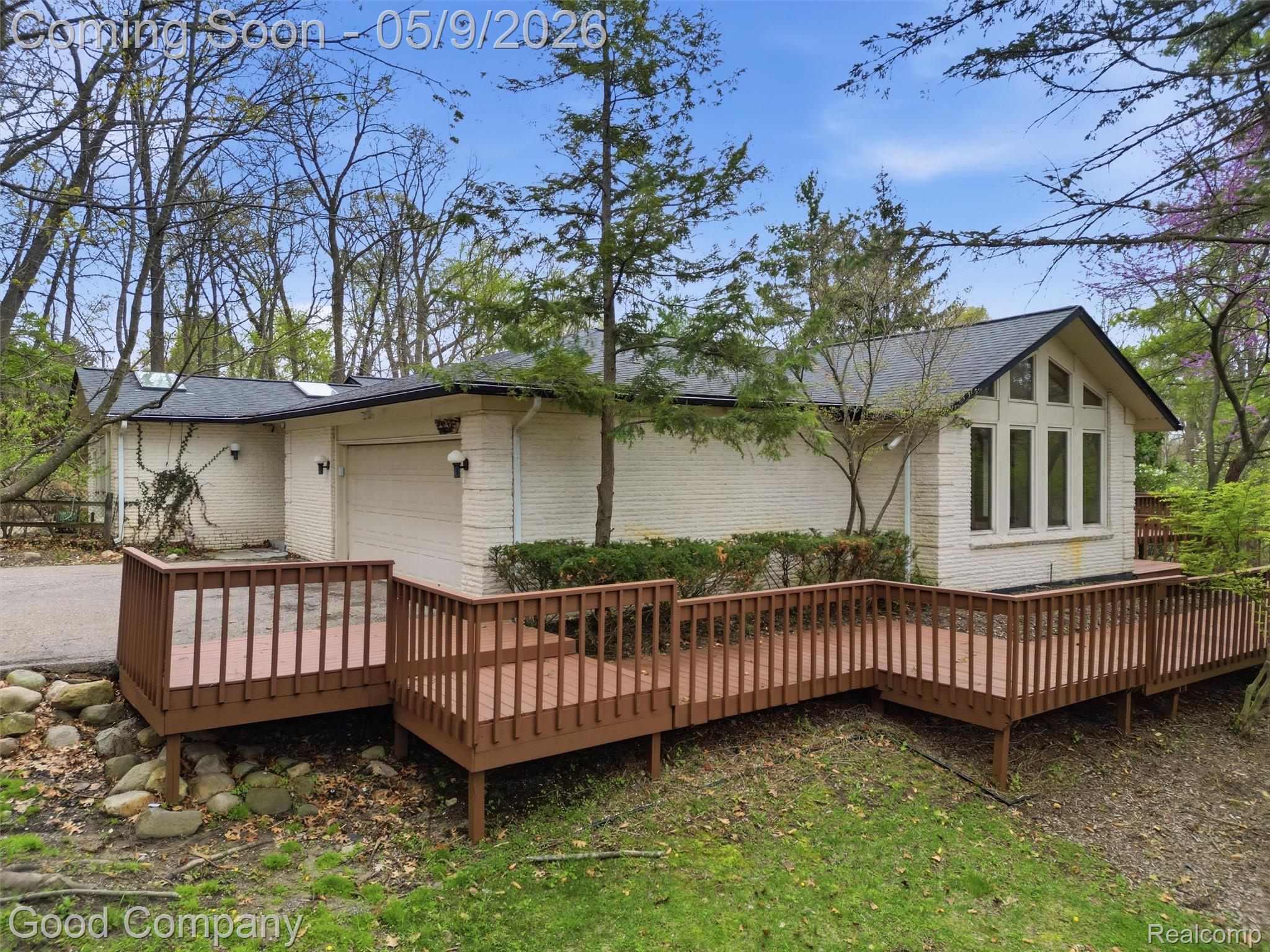 6733 Bloomfield Lane
