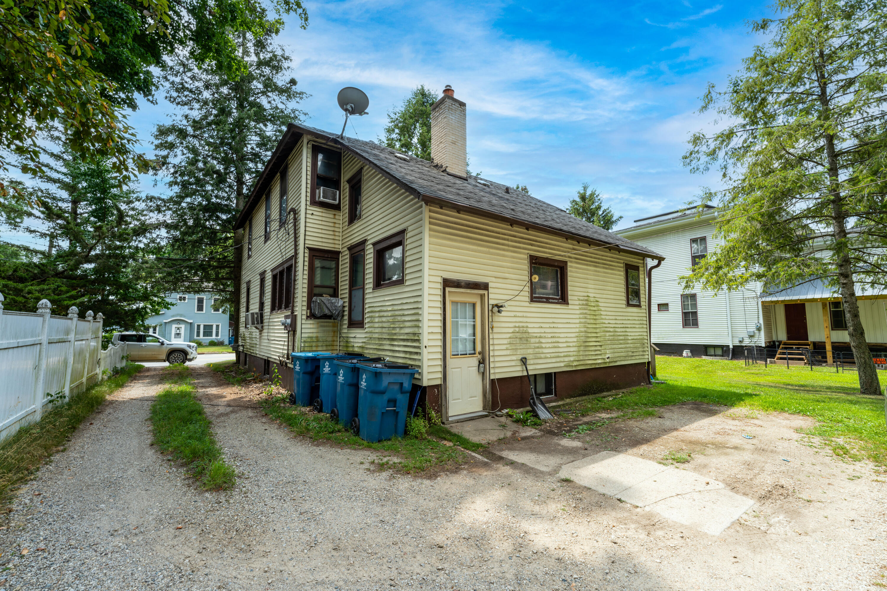203 E Delaware Street