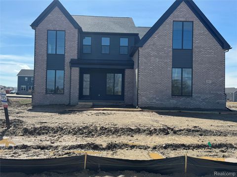 2417 Provencal Drive Commerce Charter Township MI 48382