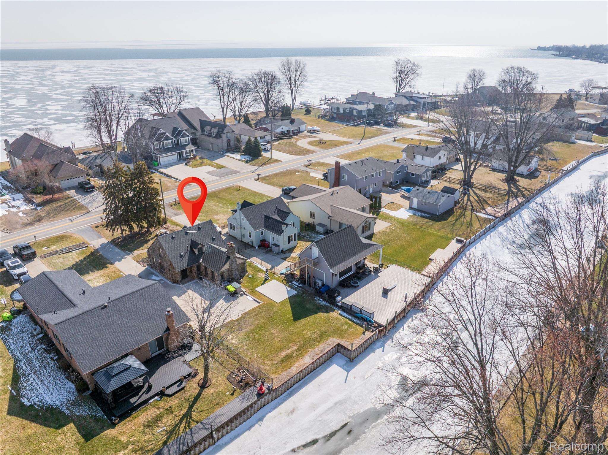 39401 Lakeshore Drive