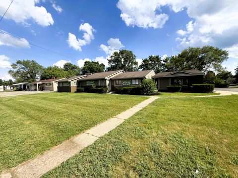 5685 Highland Road Waterford Charter Township MI 48327