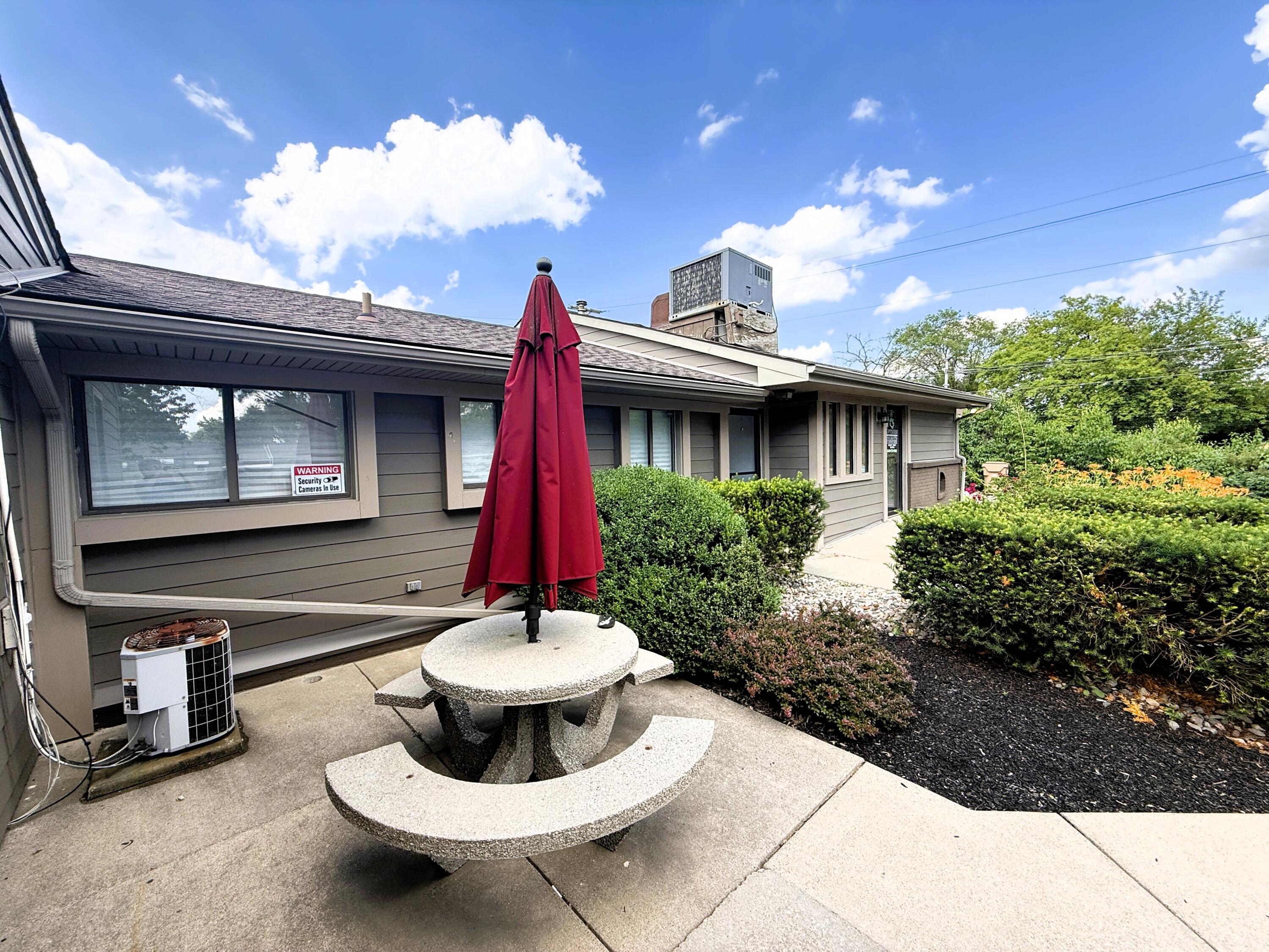 5685 Highland Road
