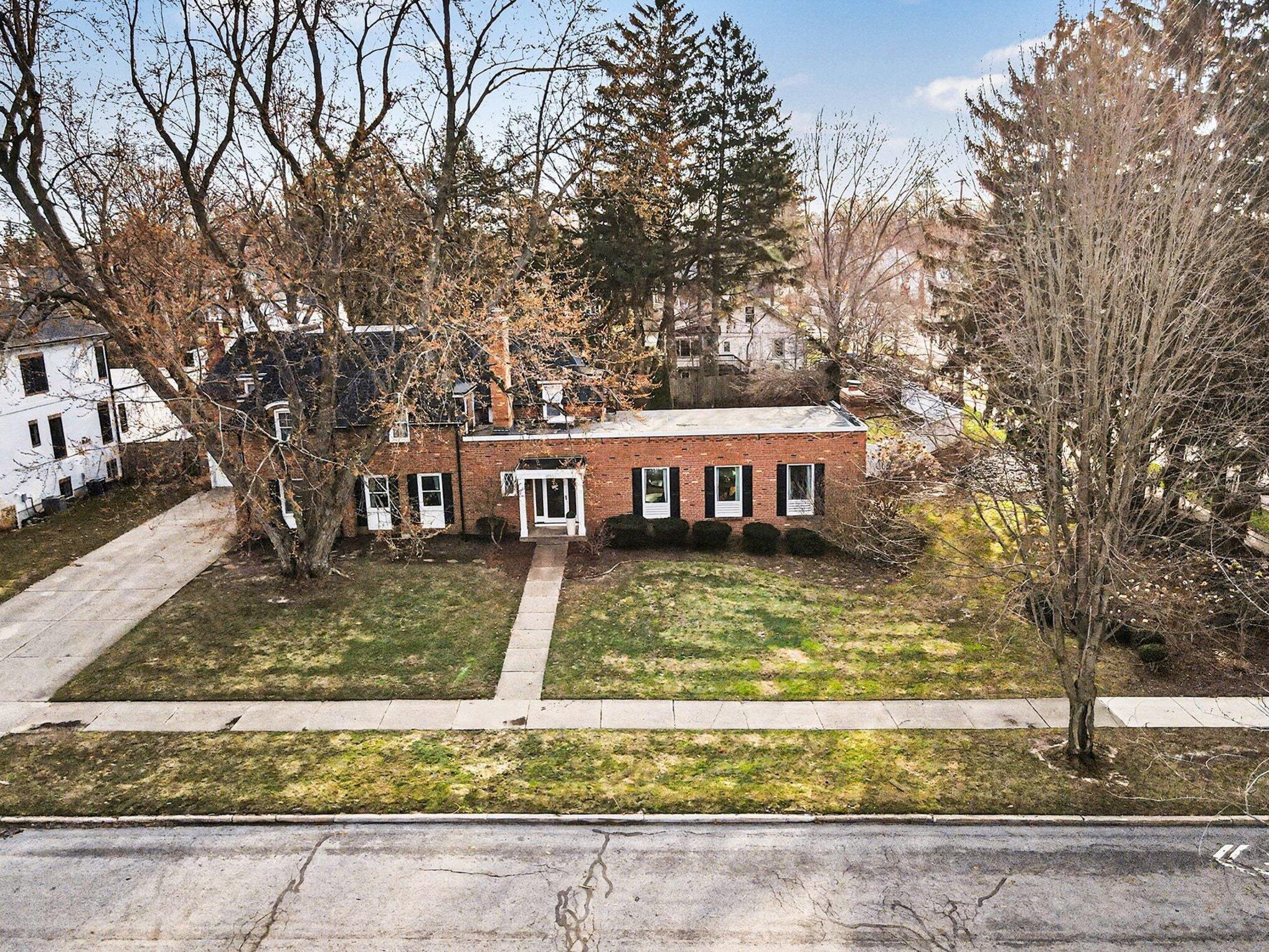 950 San Jose Drive SE