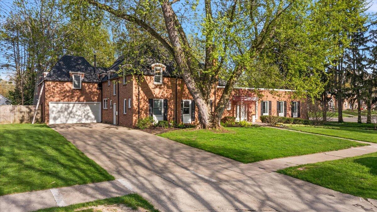 950 San Jose Drive SE