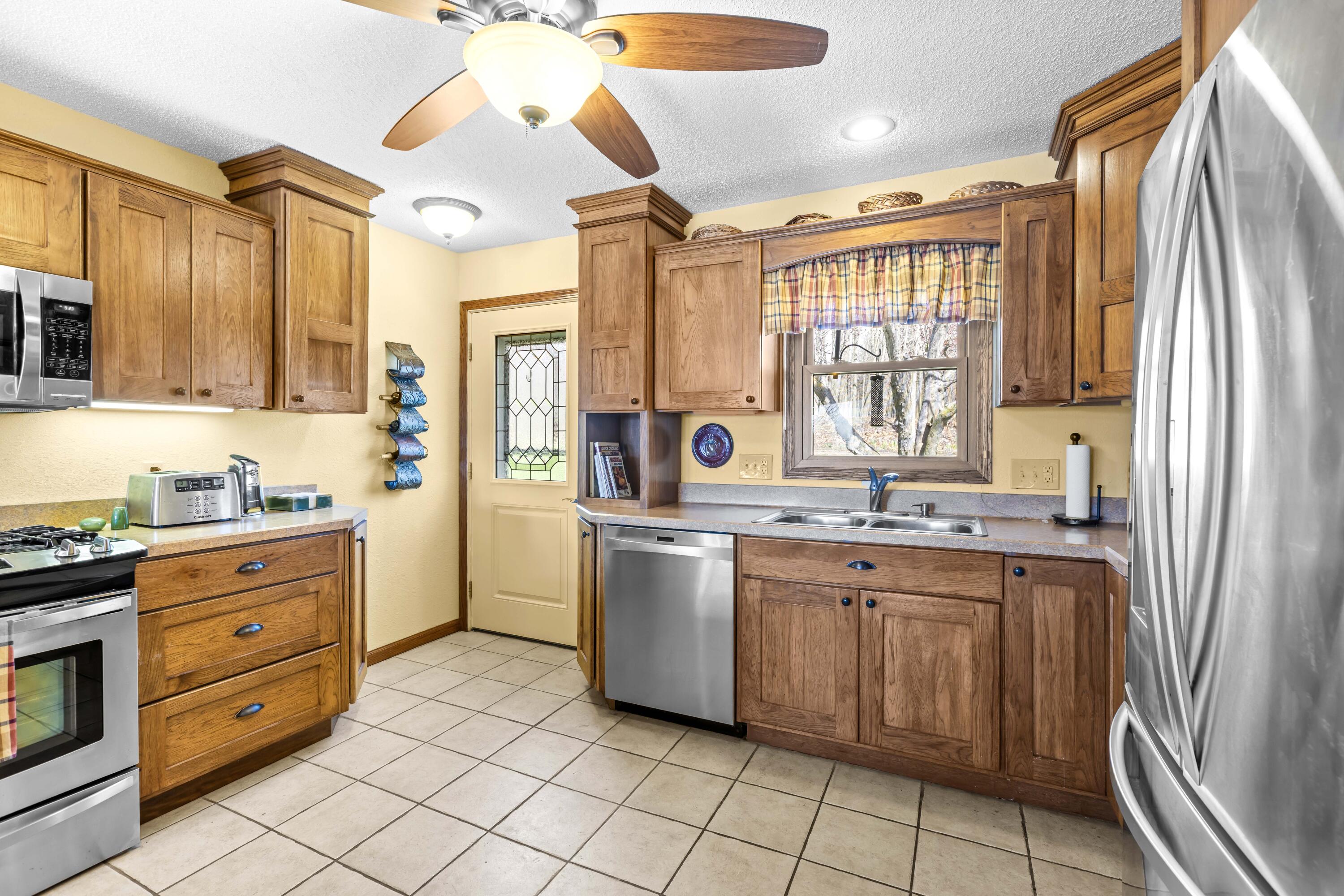 3865 Strawberry Hill Road