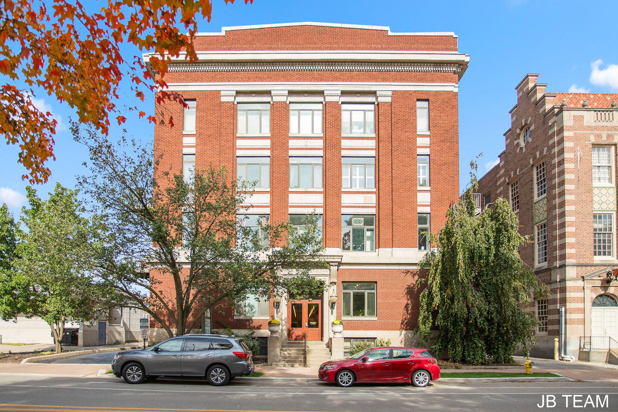 17 W 10th Street 220