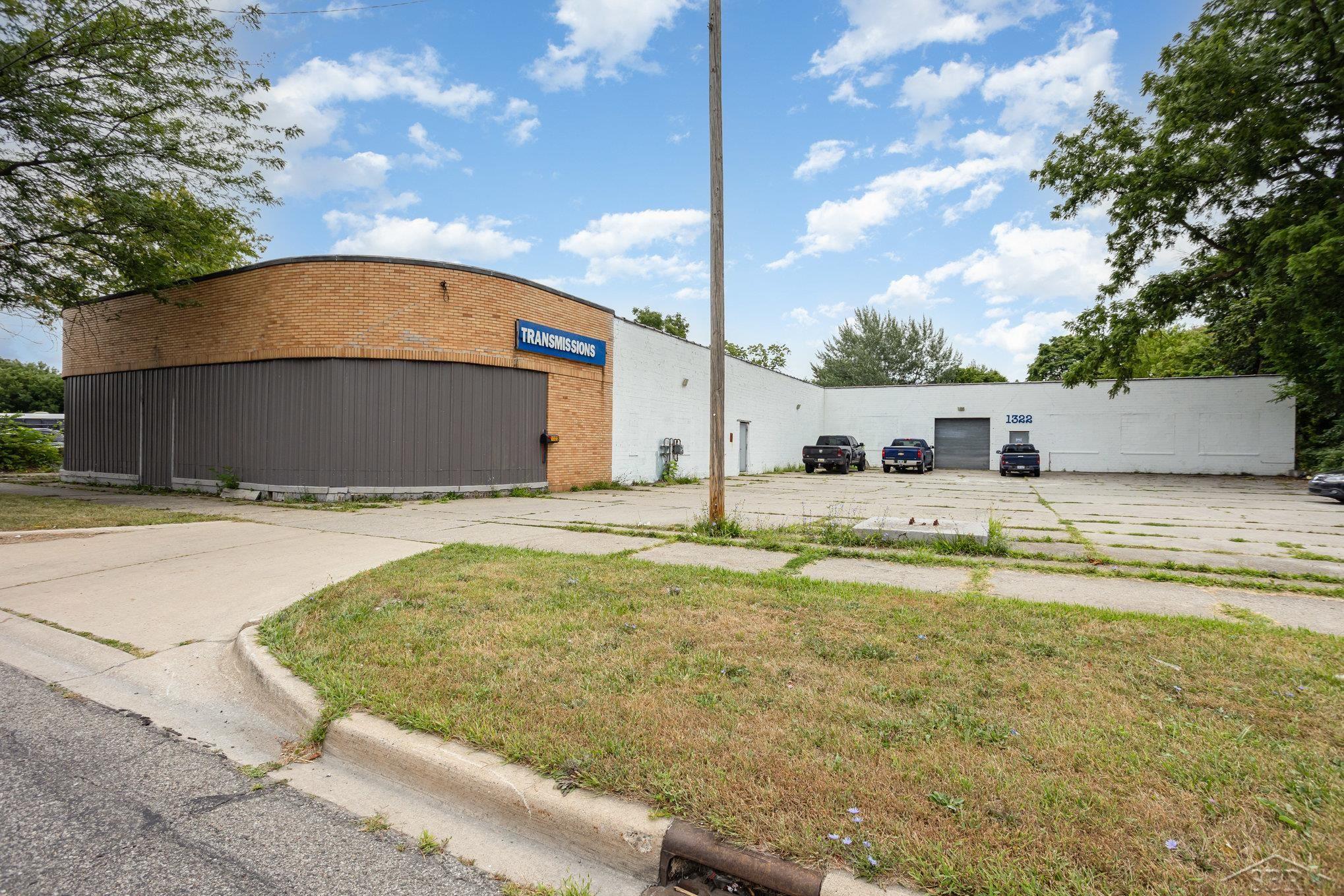 1322 E Genesee Avenue