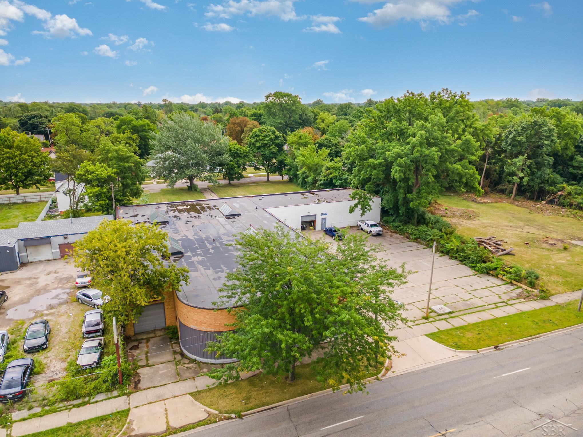 1322 E Genesee Avenue