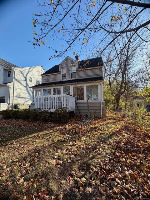 Photo of 85 Childress Avenue, Rochester Hills City, MI 48307 (MLS # 58050196376)