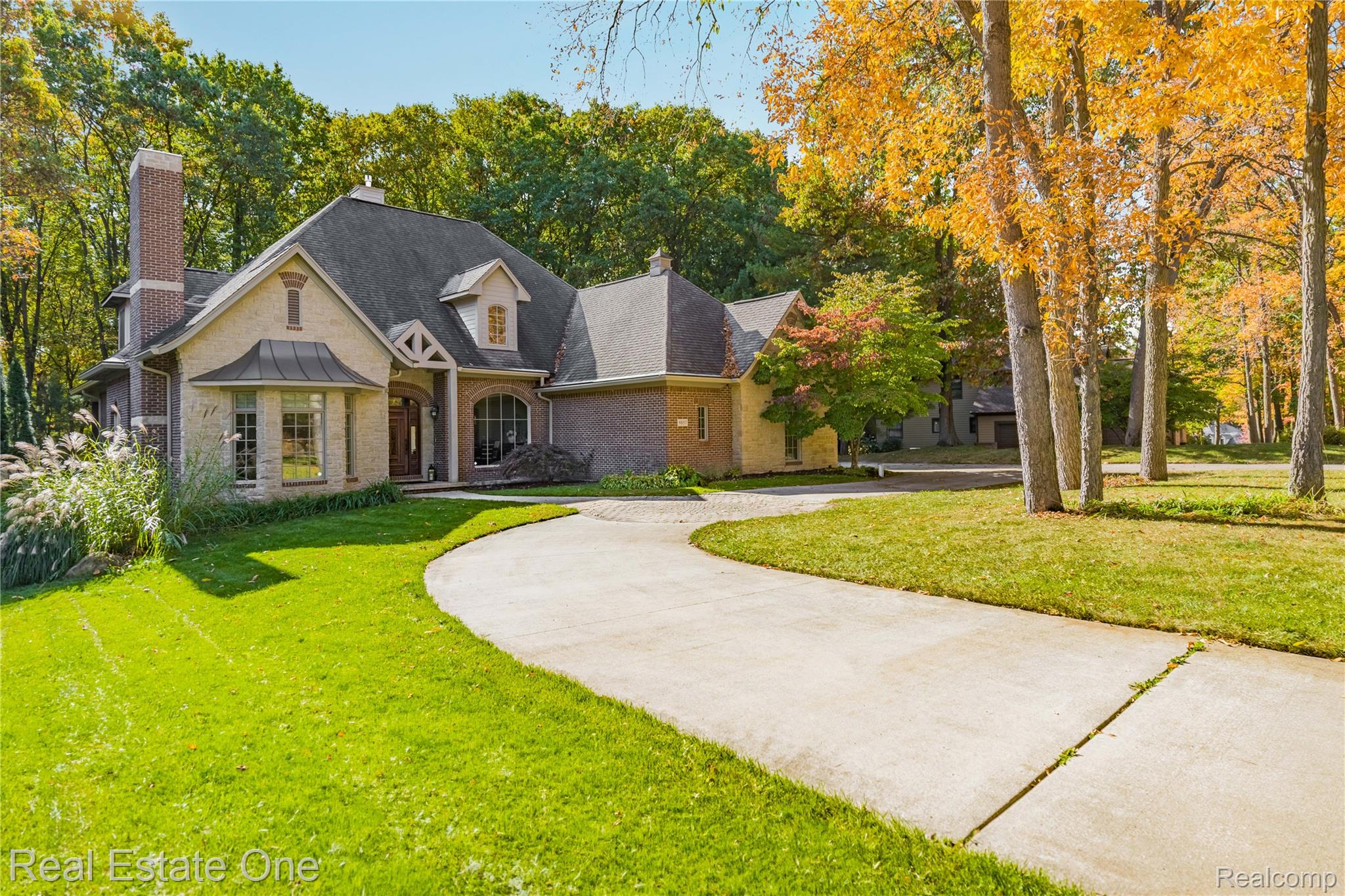 9857 Creekwood Trail