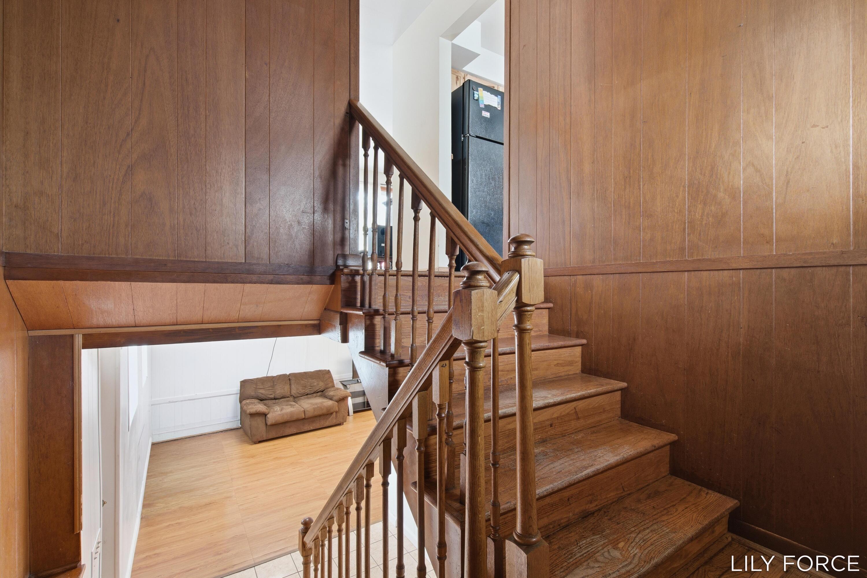 745 Barnett Place NE