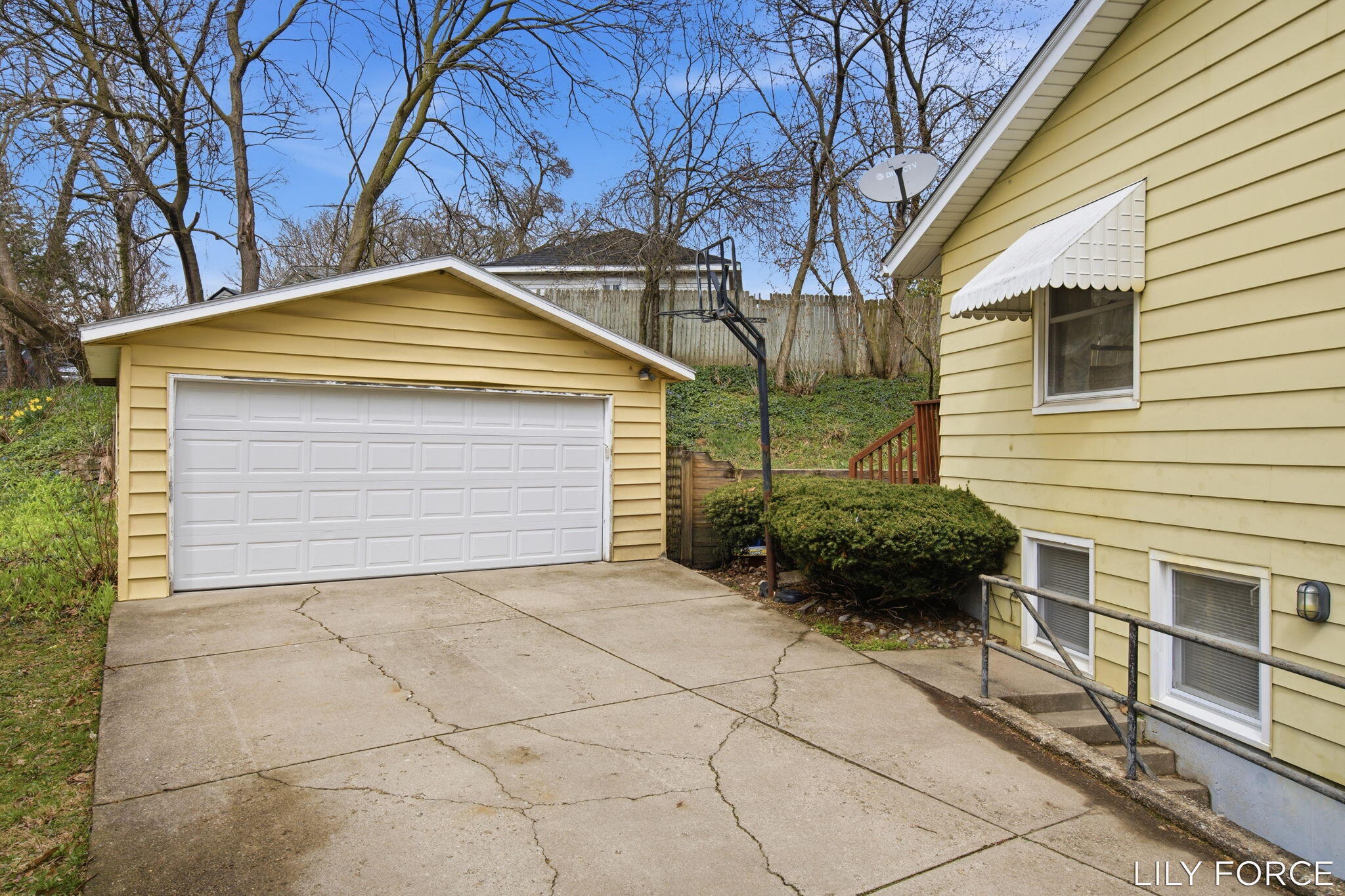 745 Barnett Place NE