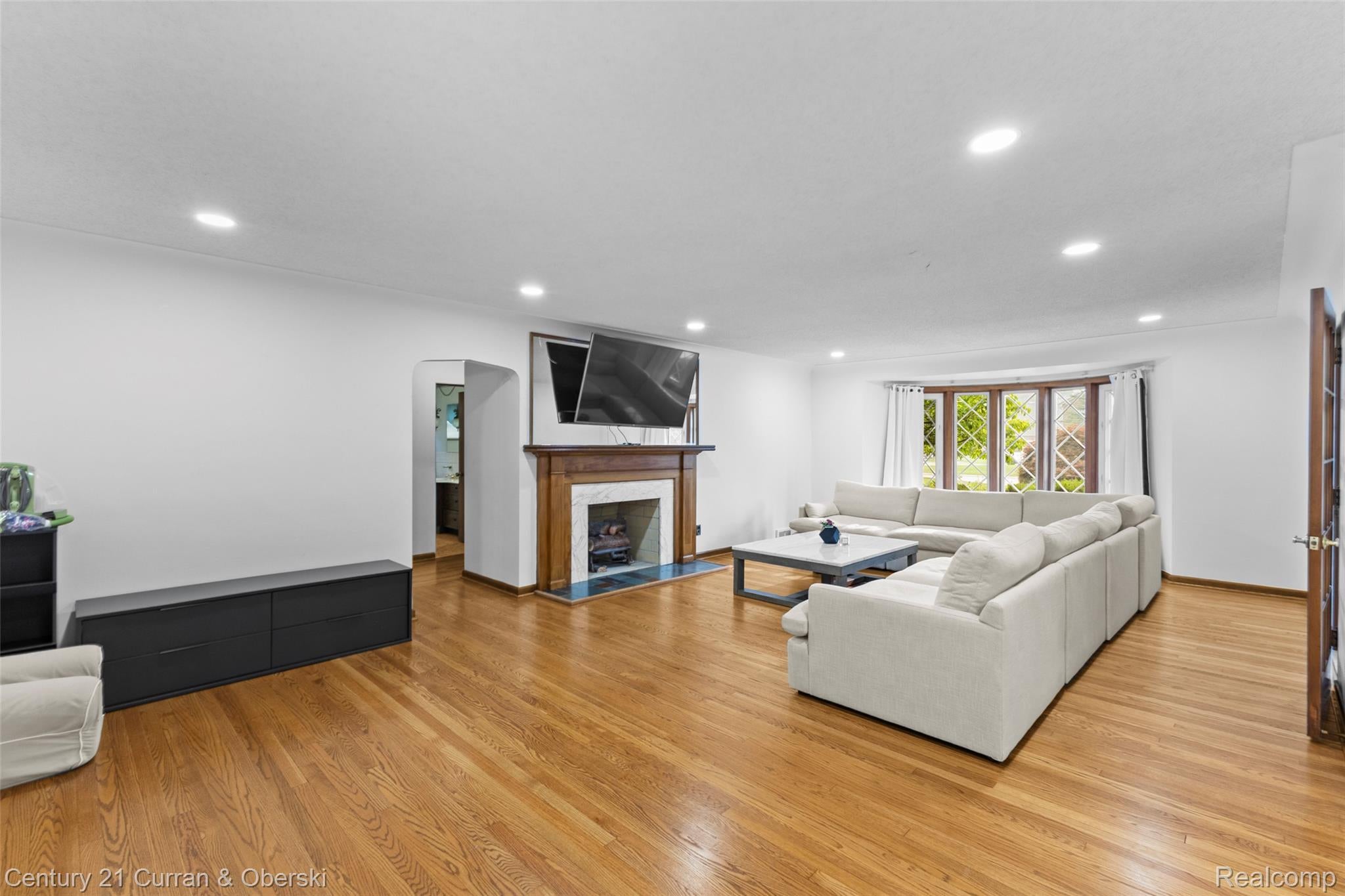 4 Crescent Court