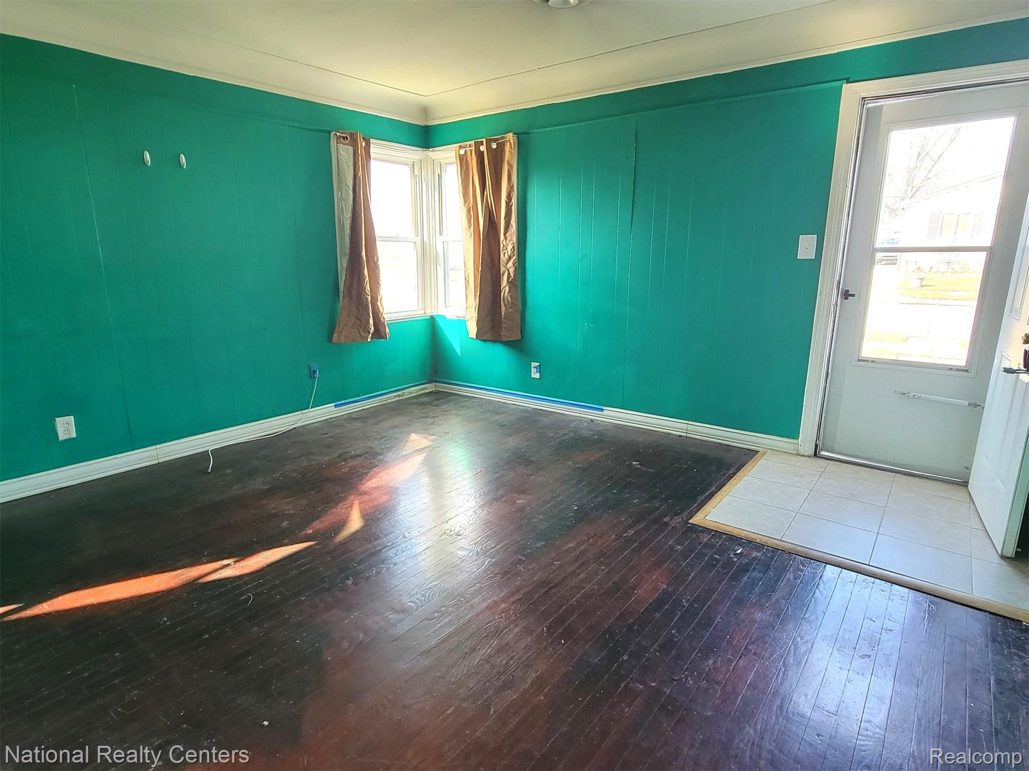 8300 CONTINENTAL Avenue