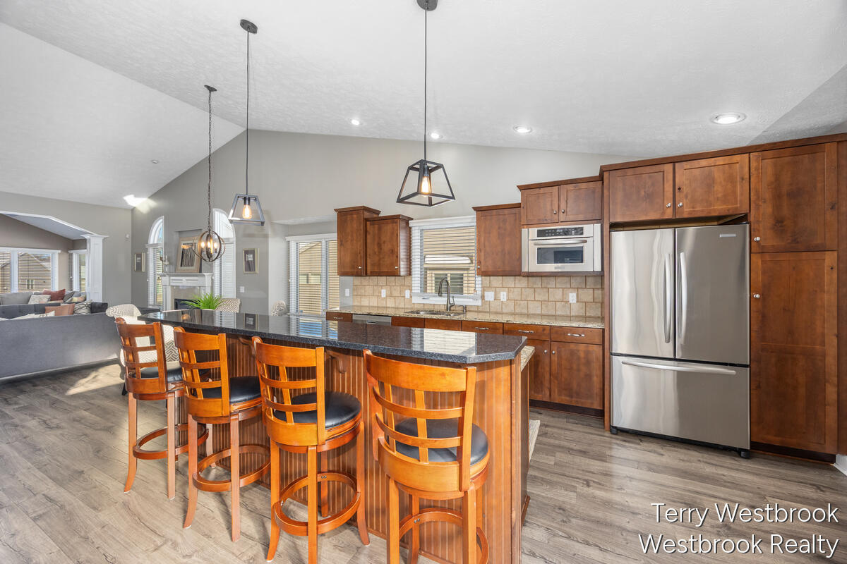 2546 Highridge Lane SE