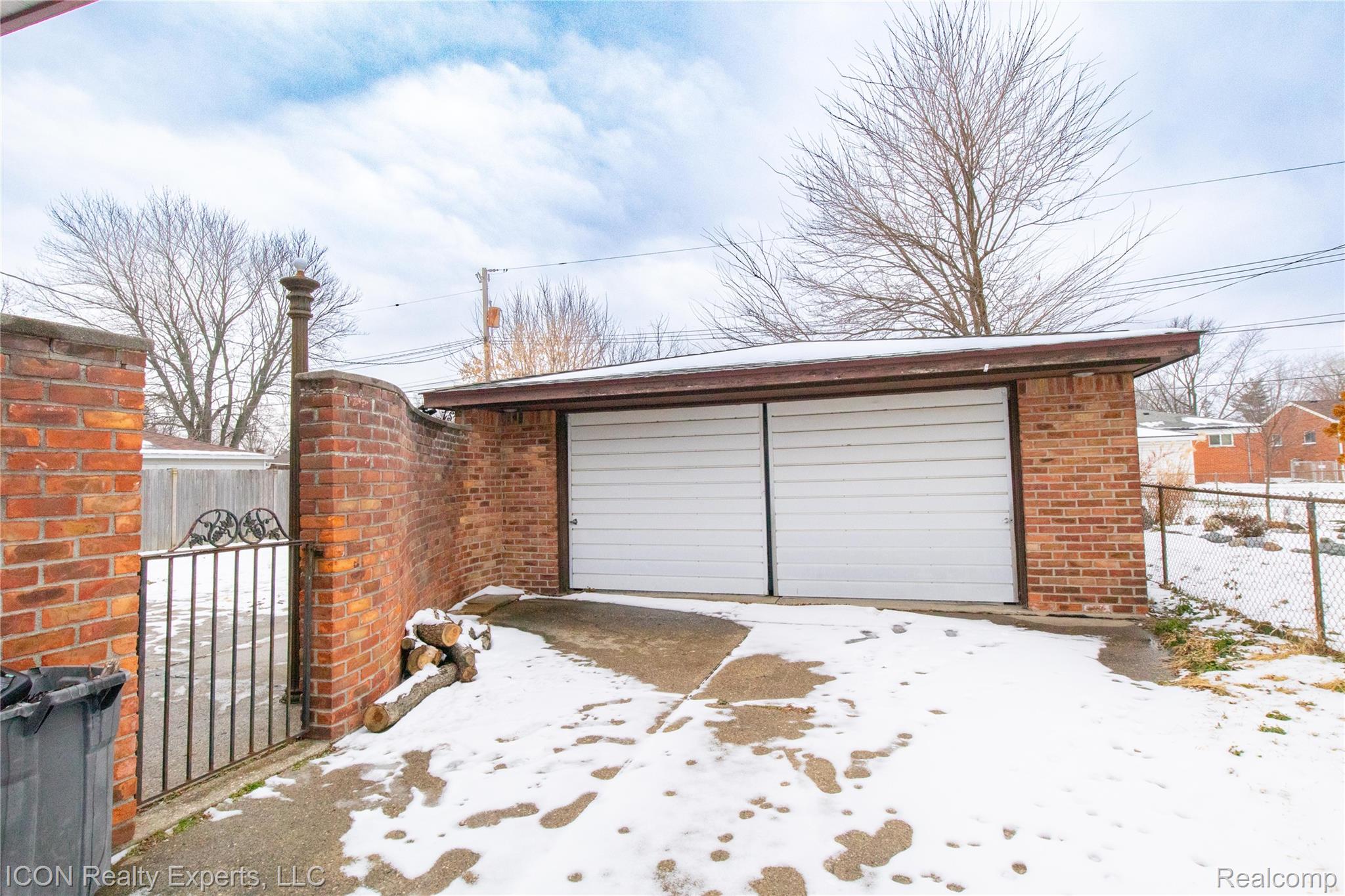 23917 Grunalt Avenue