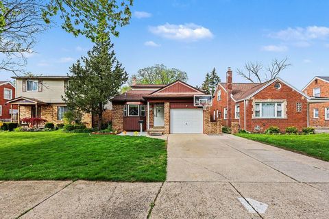Photo of 2182 Anita Avenue Avenue, Grosse Pointe Woods City, MI 48236 (MLS # 81026020205)