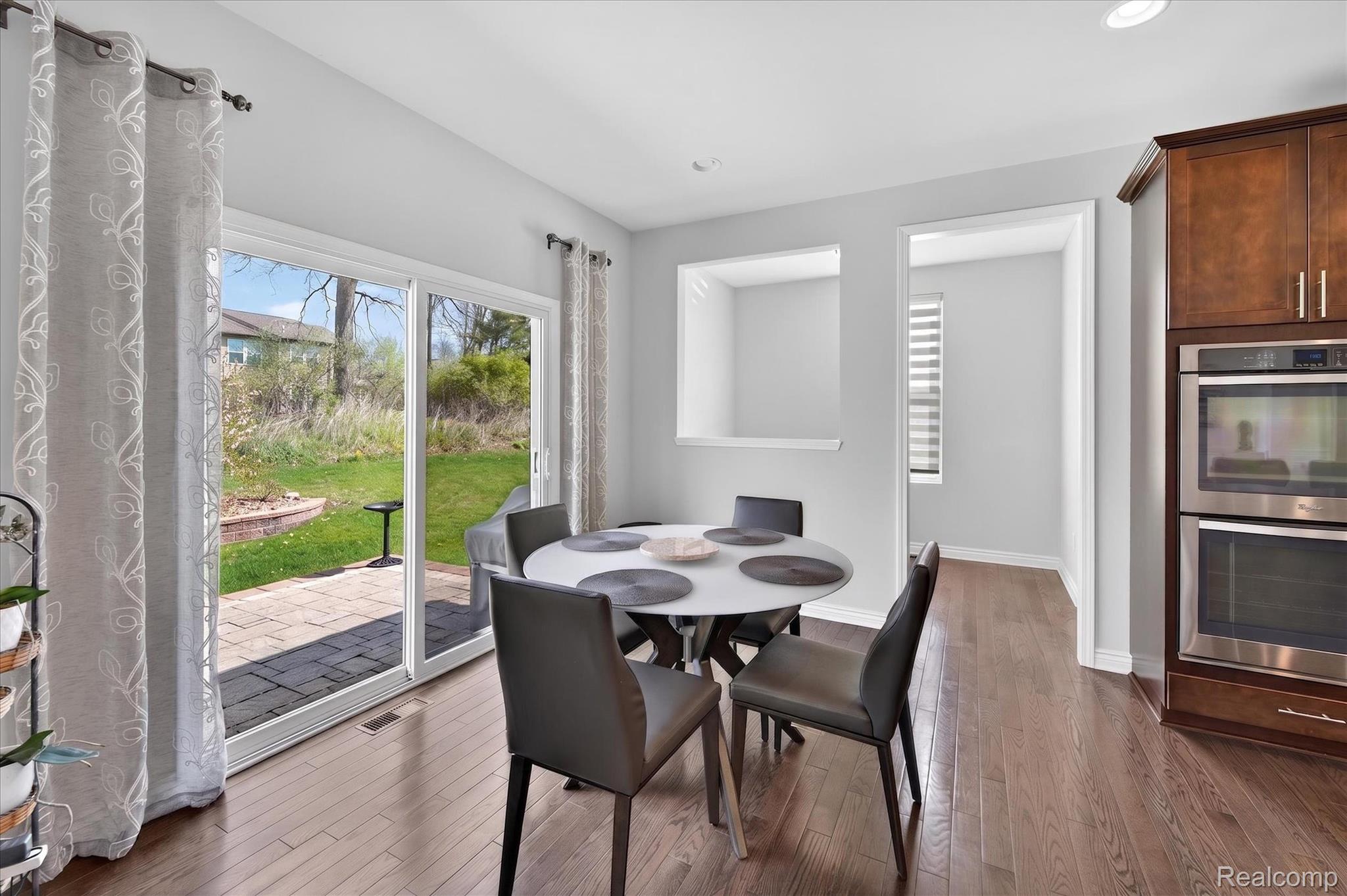 2942 Montgomery Circle