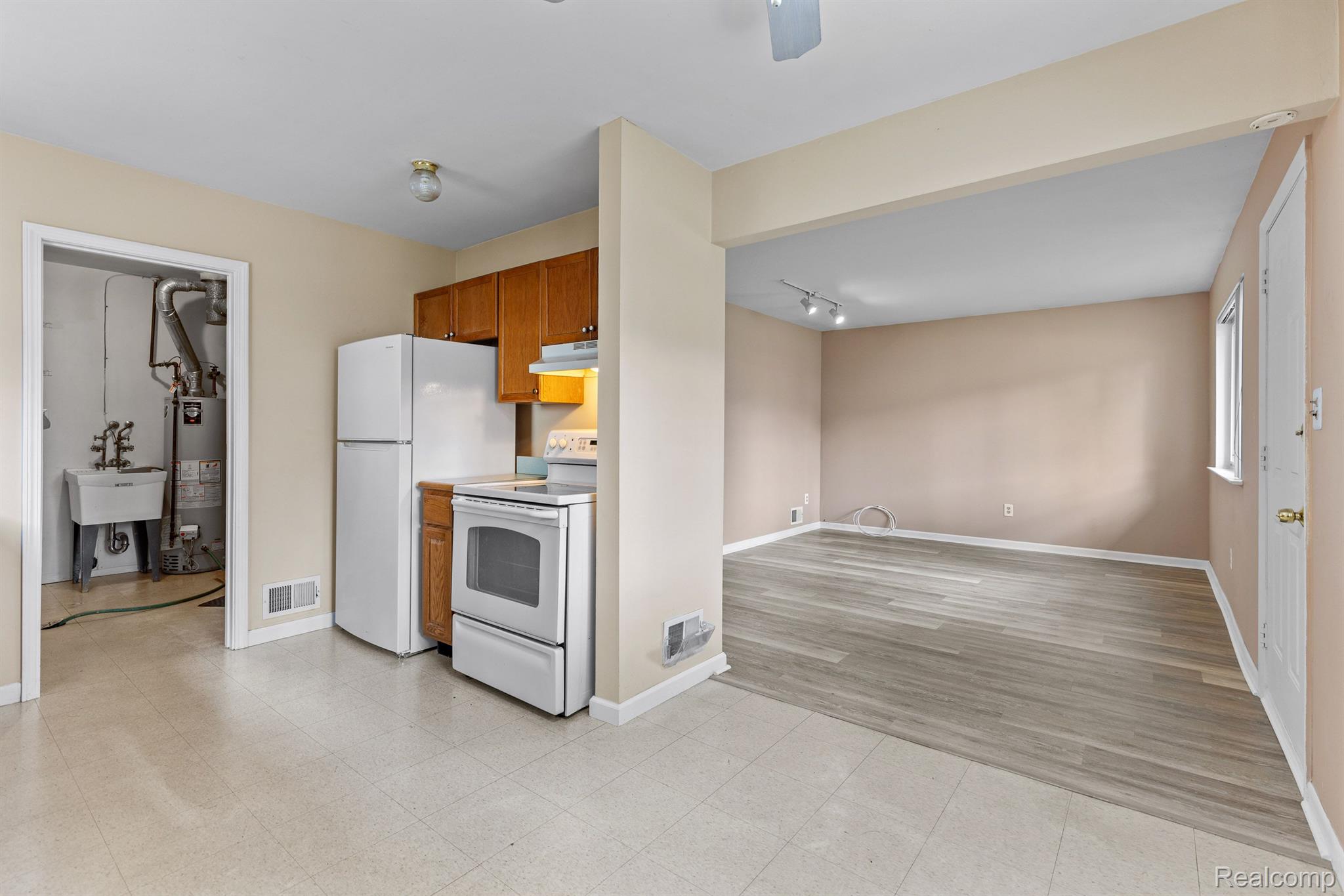 25513 ANNAPOLIS Street