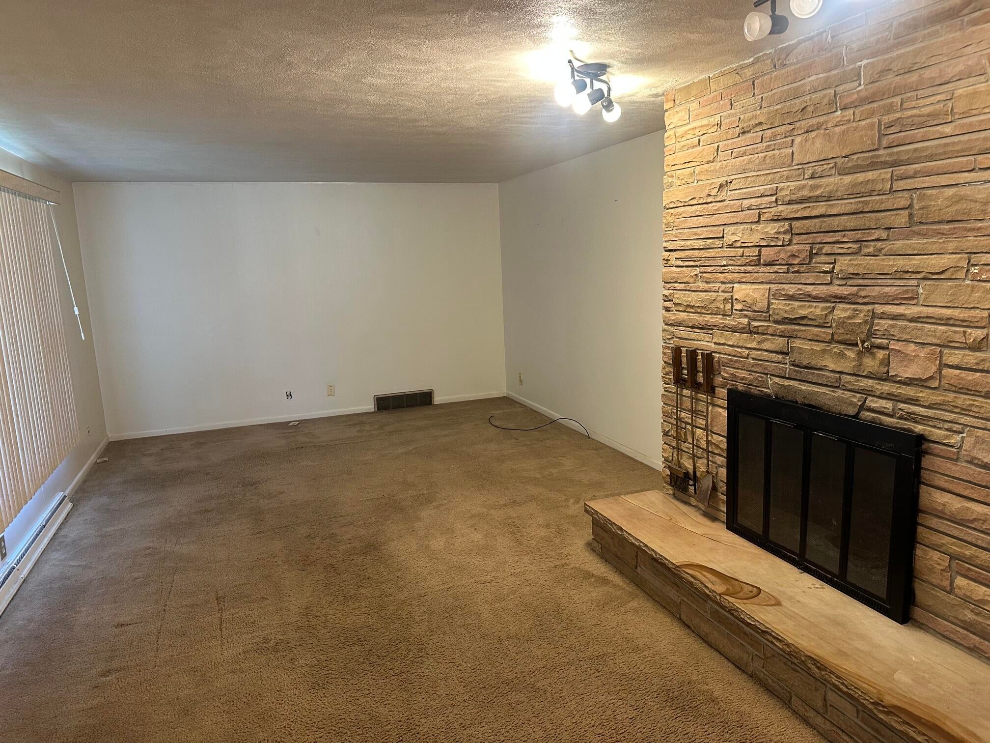 1749 Southland Drive
