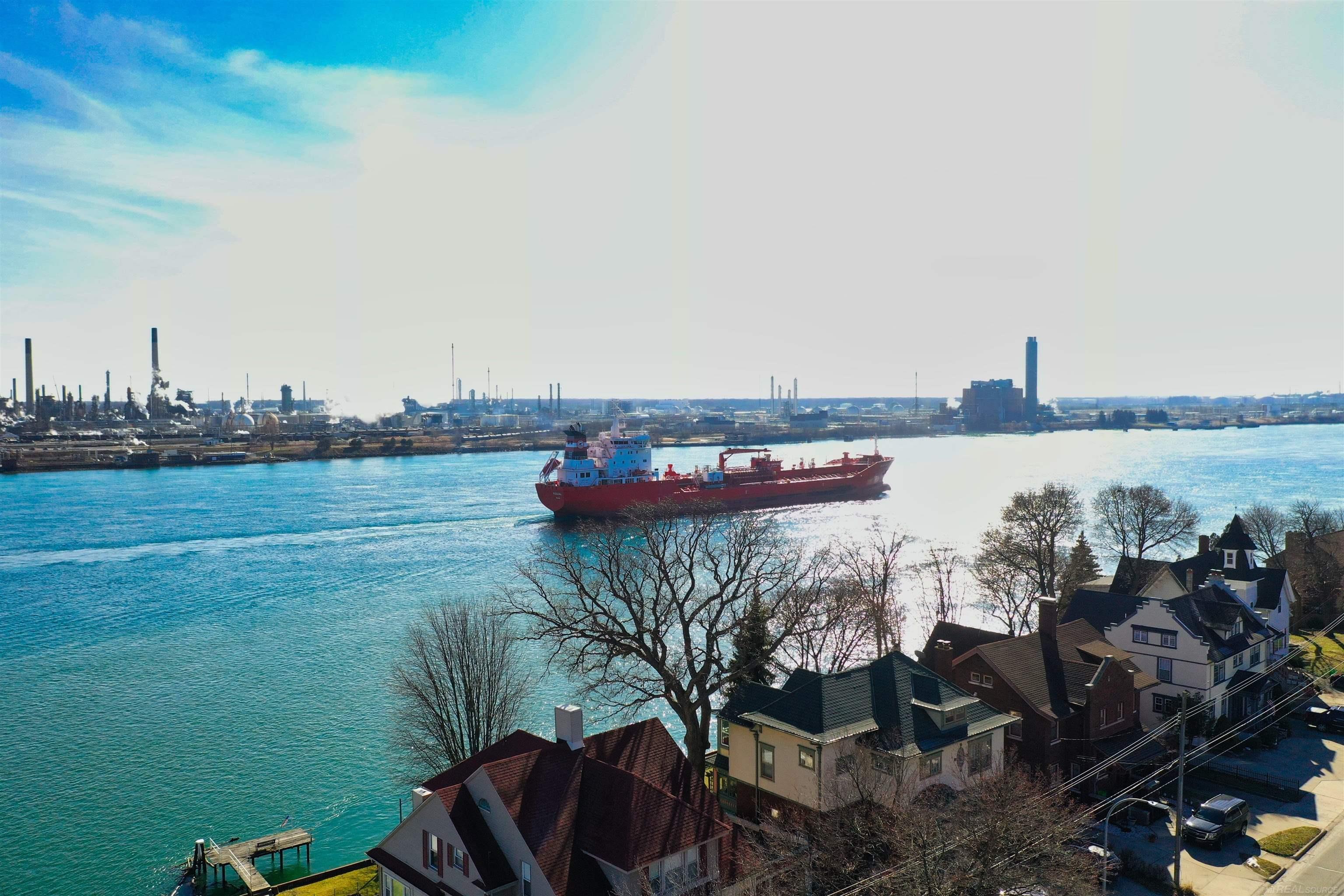 2444 Military Street