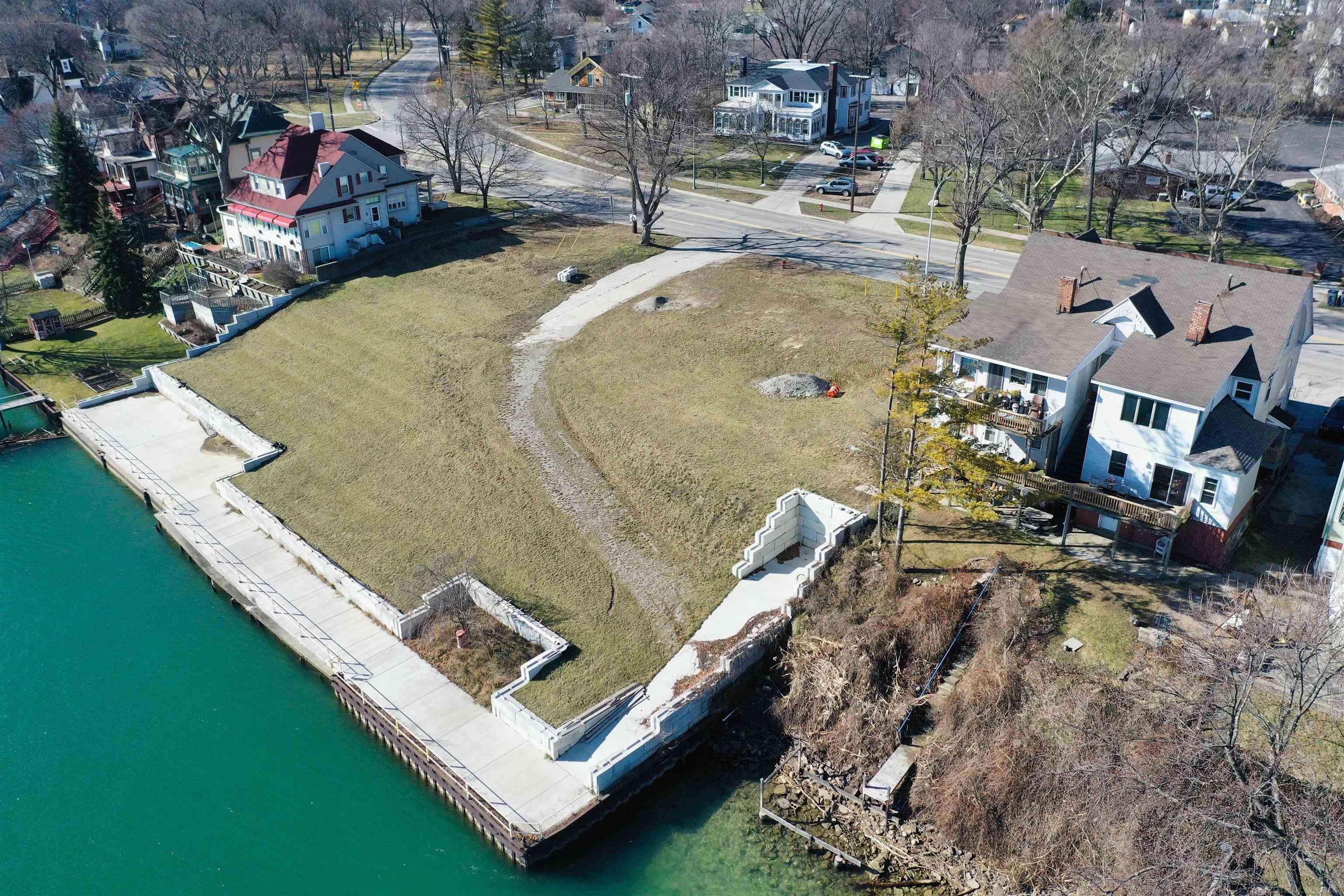 2444 Military Street