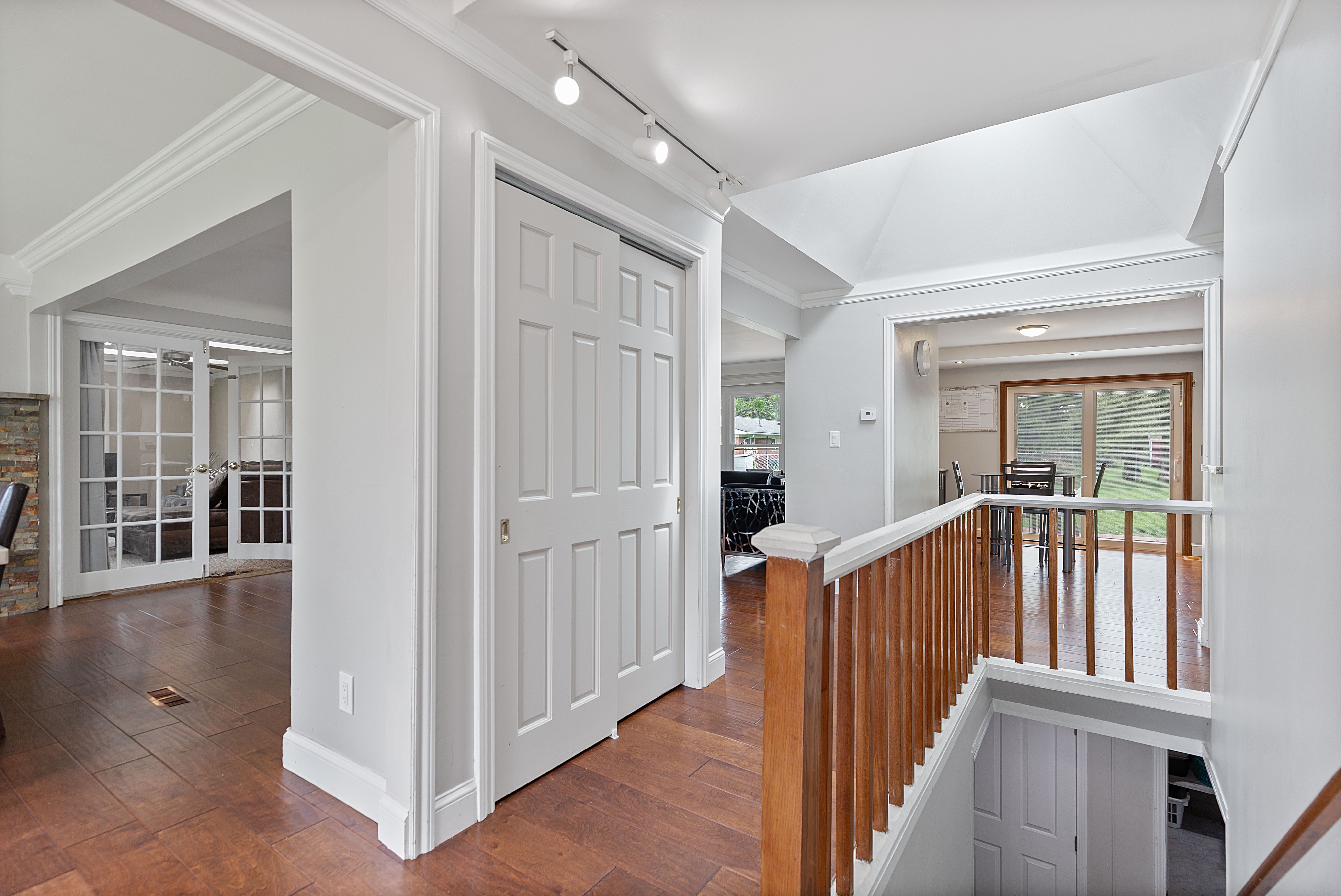1533 WALTON Boulevard