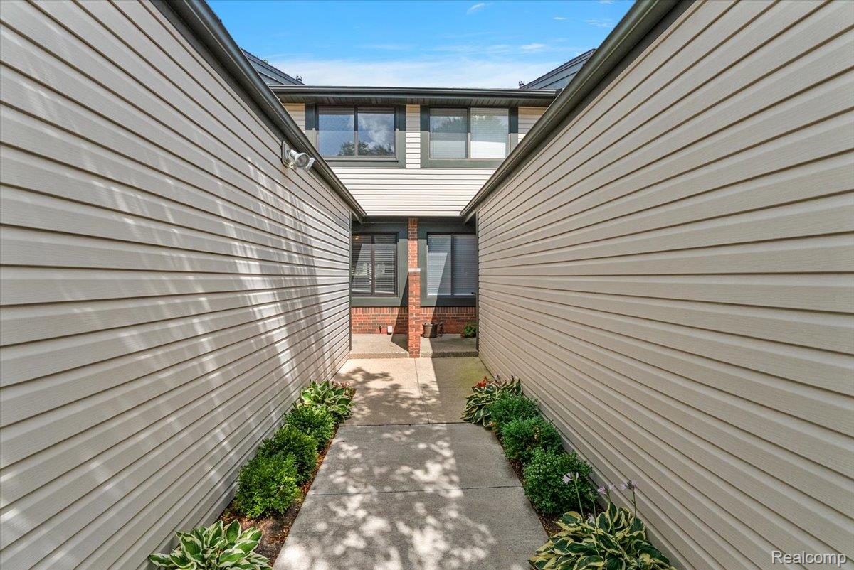 1254 Charleston Court