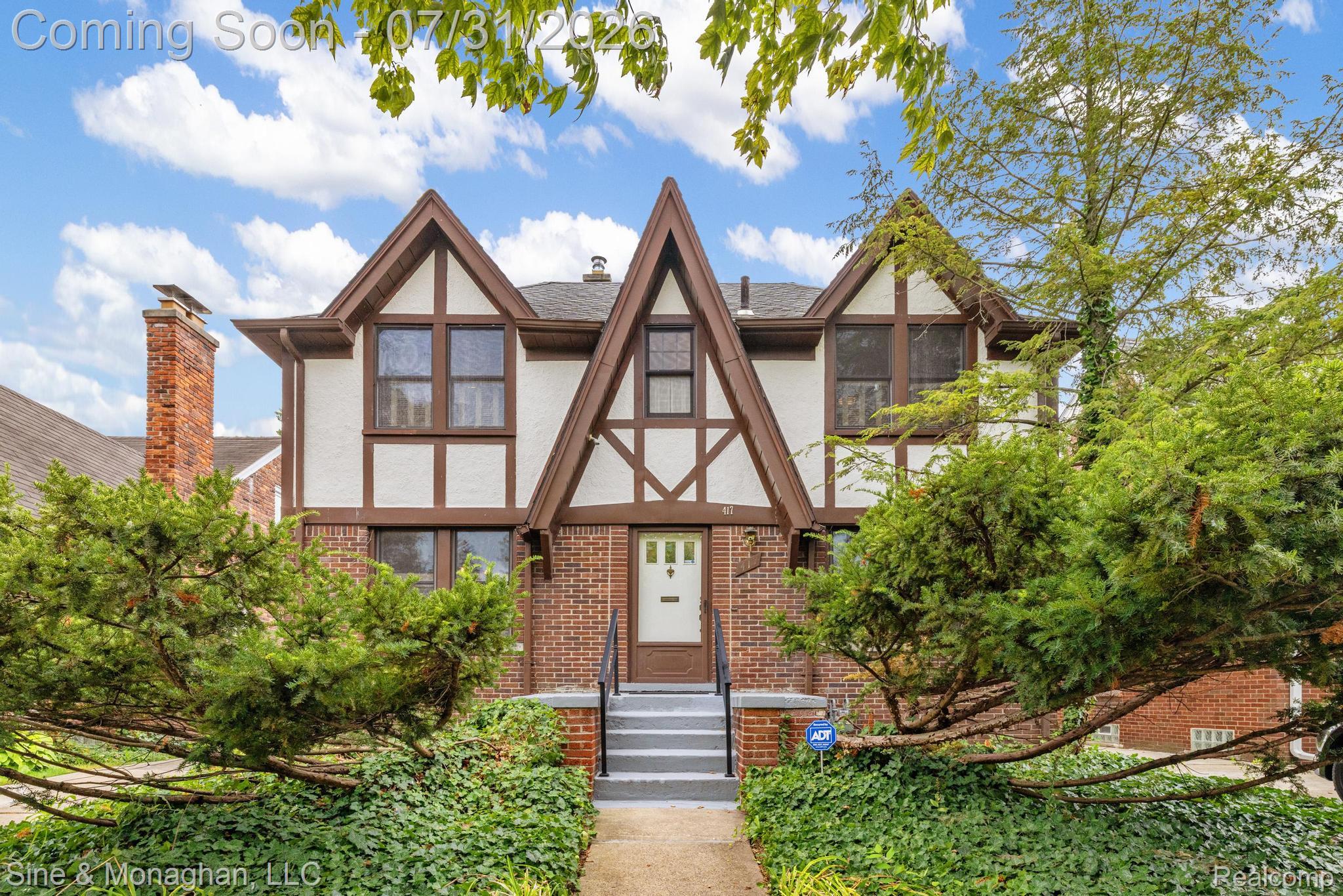 417 CLOVERLY Road