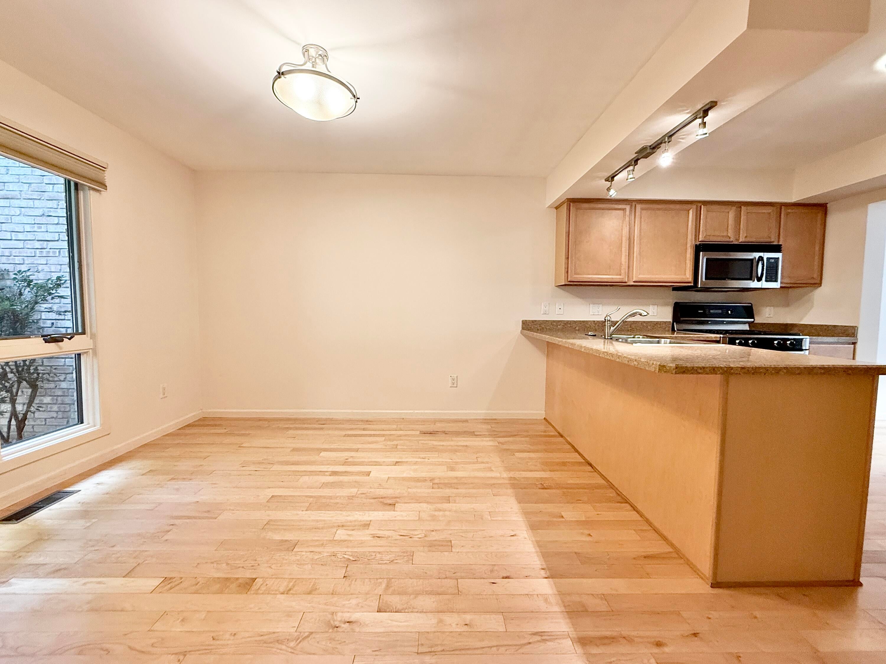 1046 Greenhills Drive