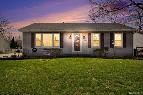 Photo of 410 Glenn Court, Lake Orion Village, MI 48362 (MLS # 20261022183)