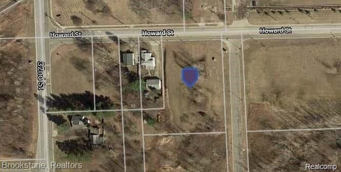 VACANT Howard Street