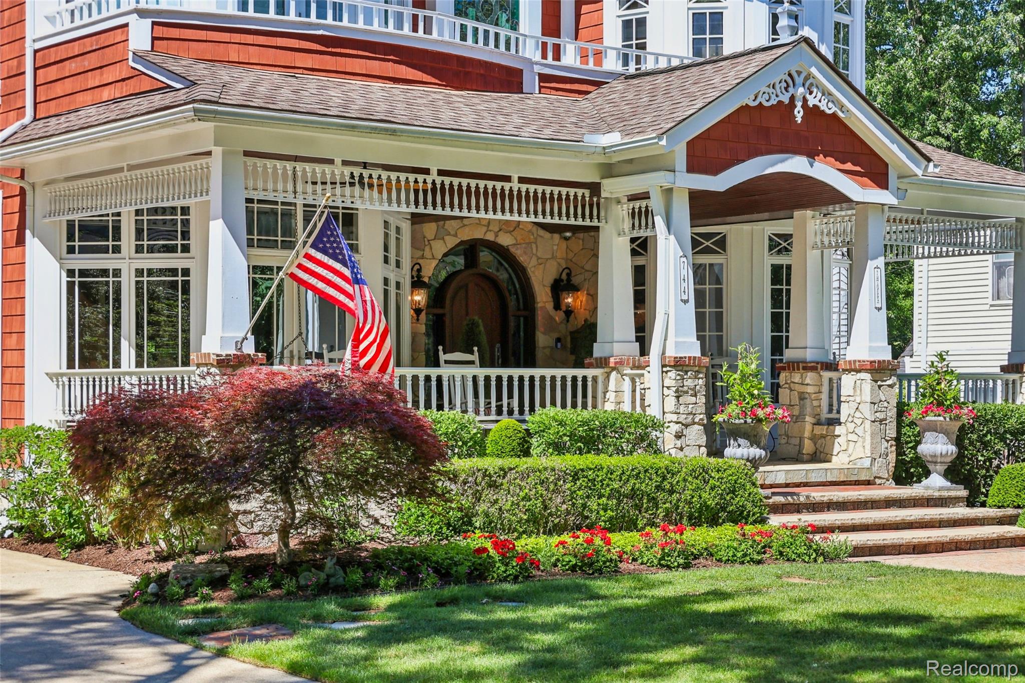 744 Thayer Boulevard