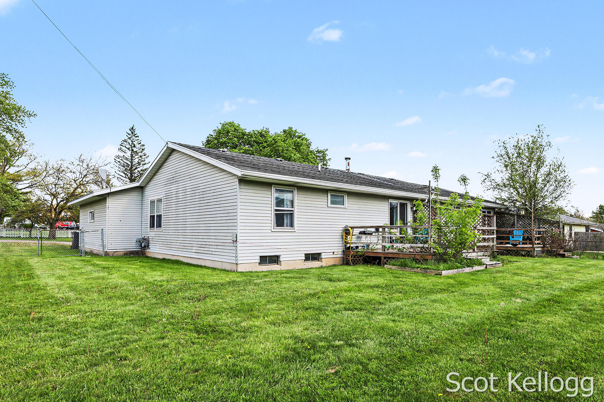 3209-3211 Coach Lane SE