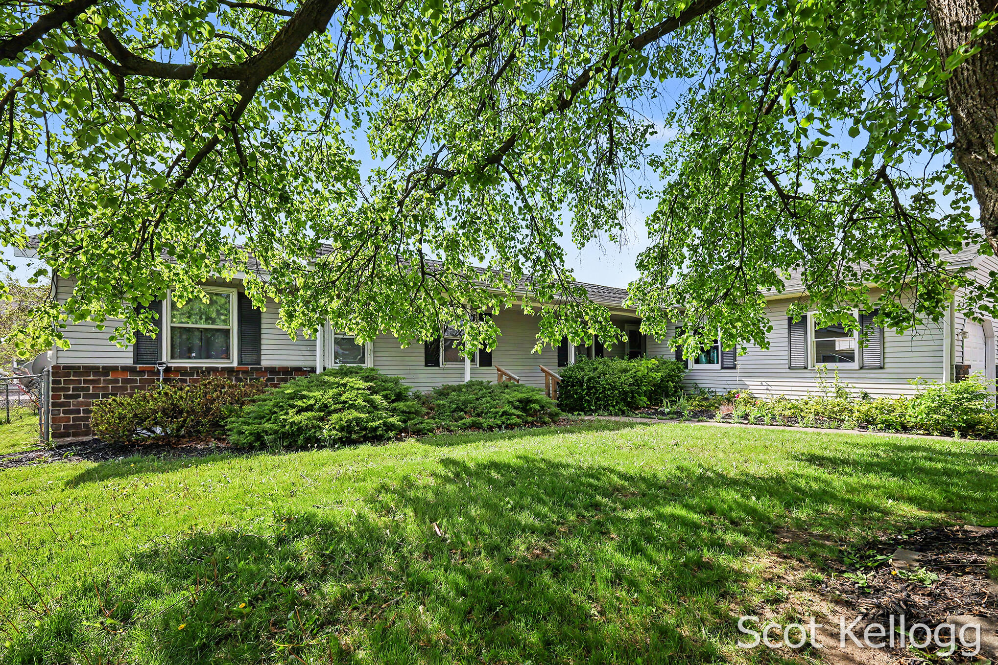 3209-3211 Coach Lane SE