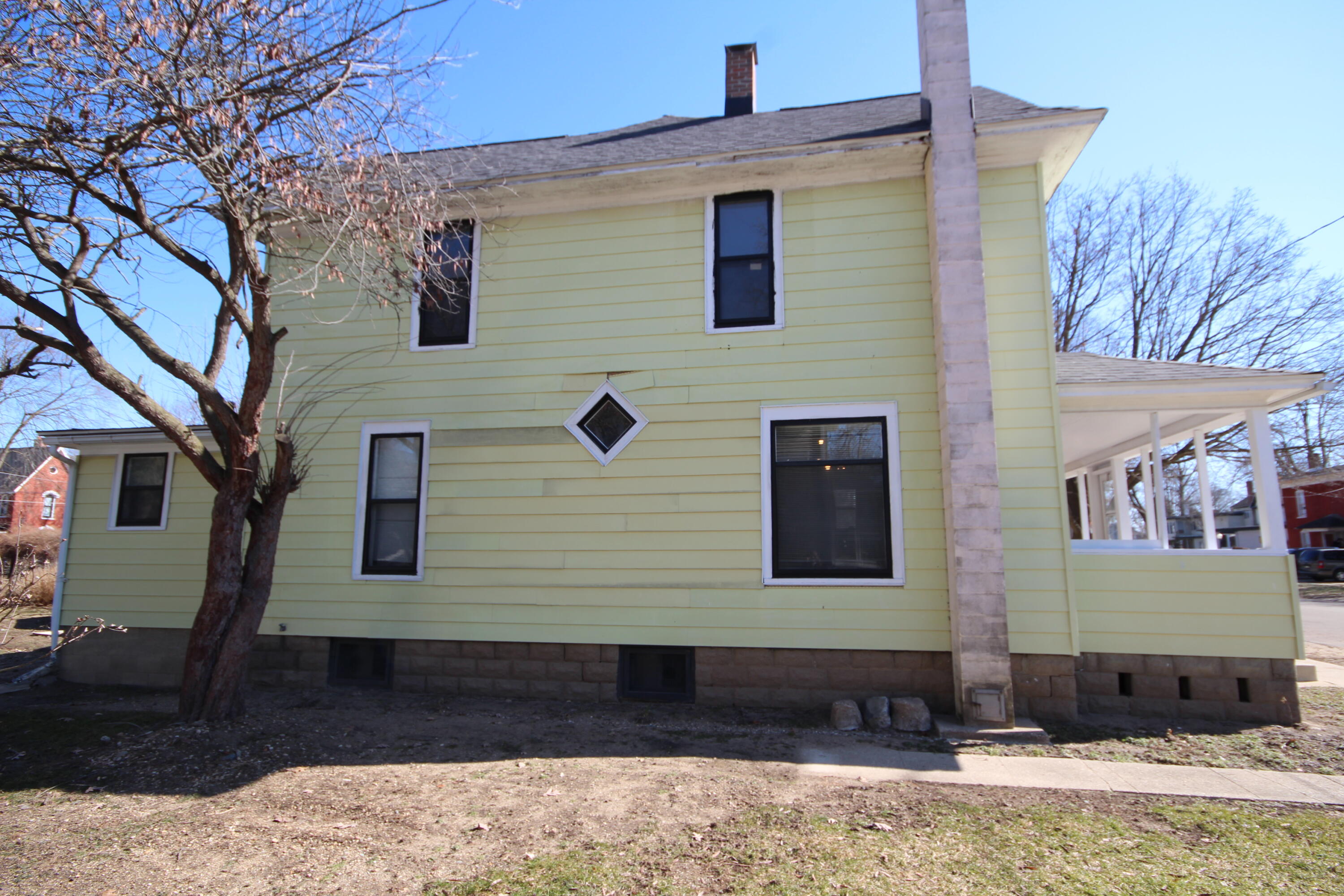 114 W Park Street